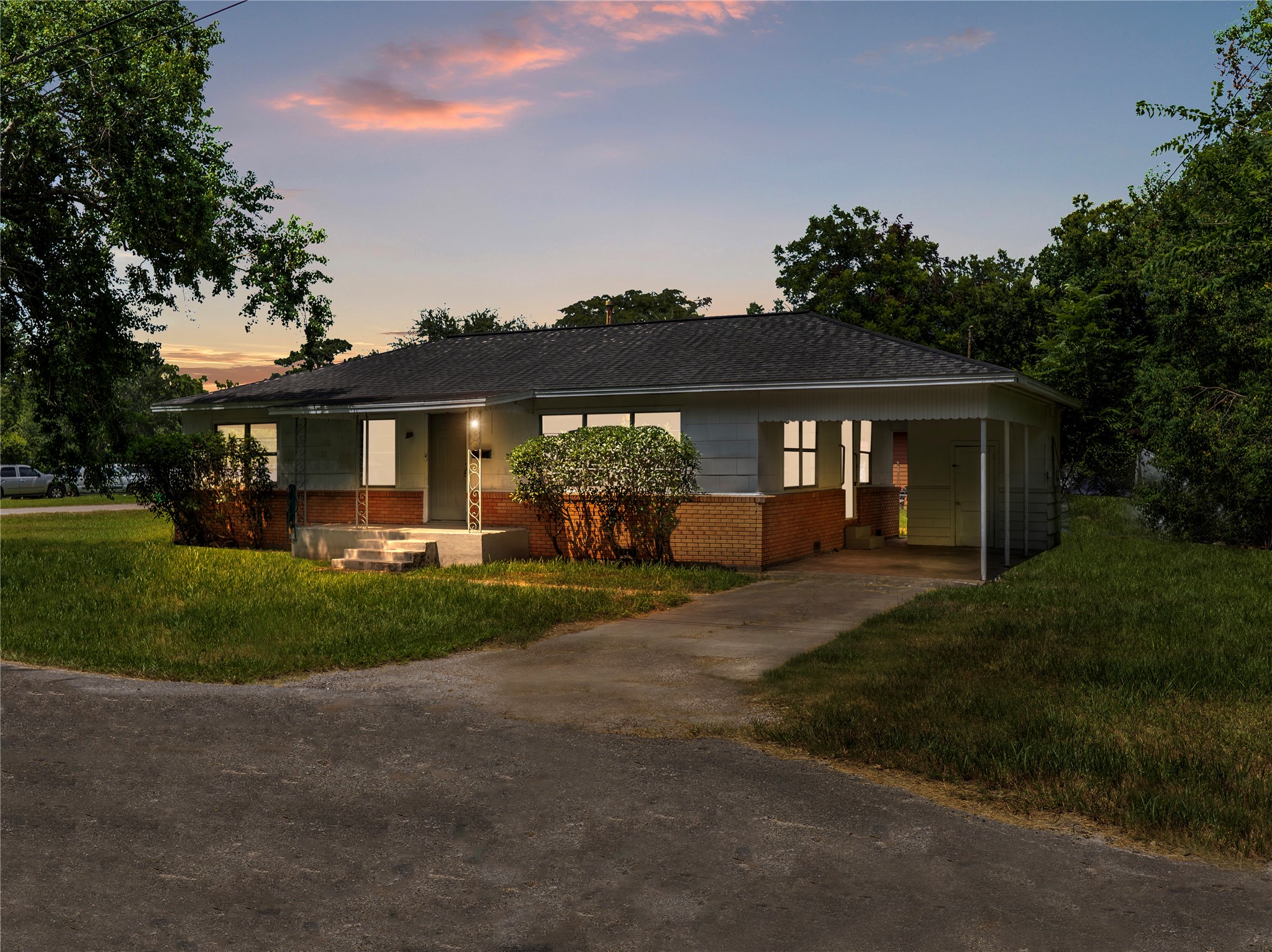 Listing photo 1