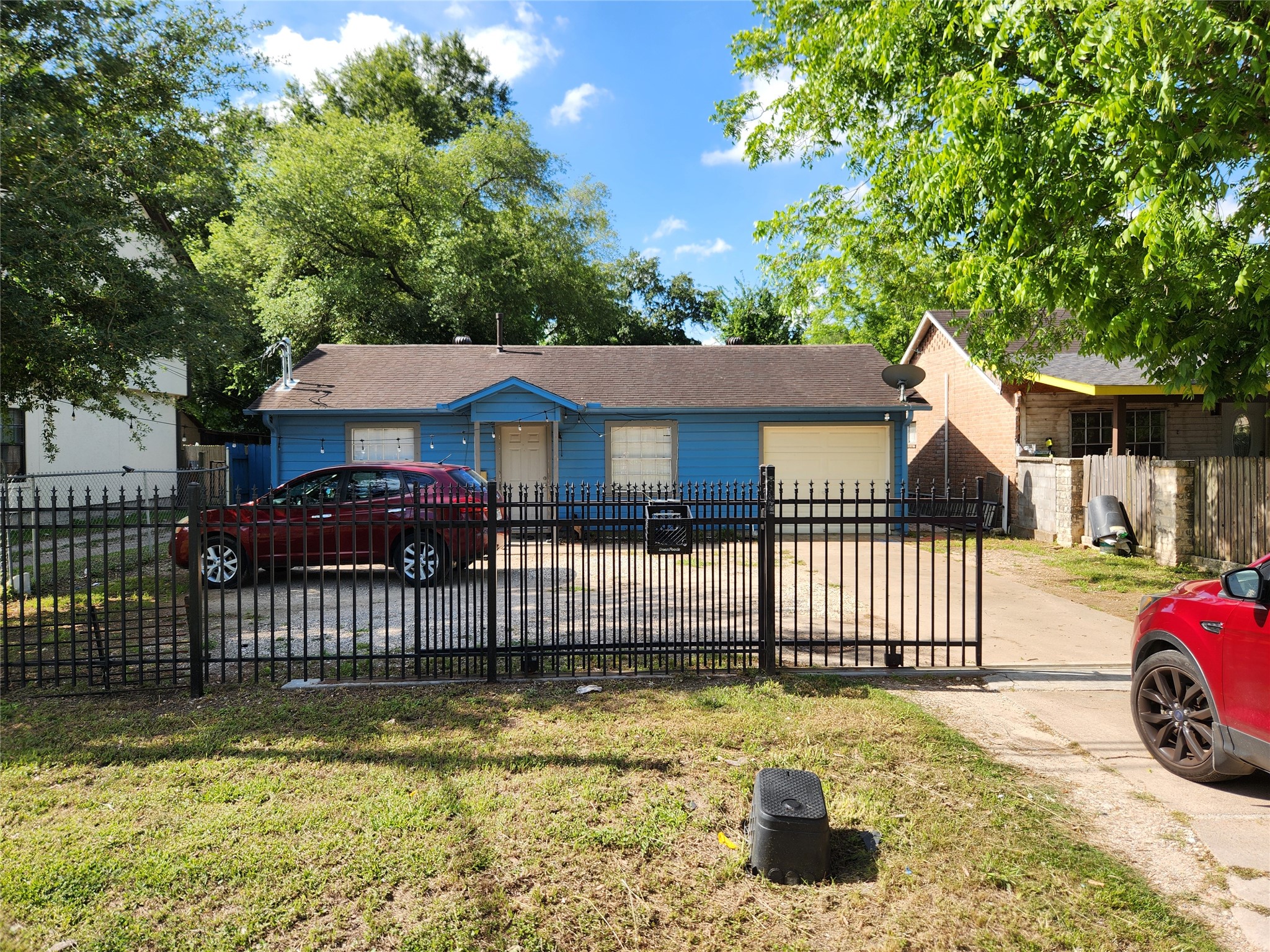Listing photo 1