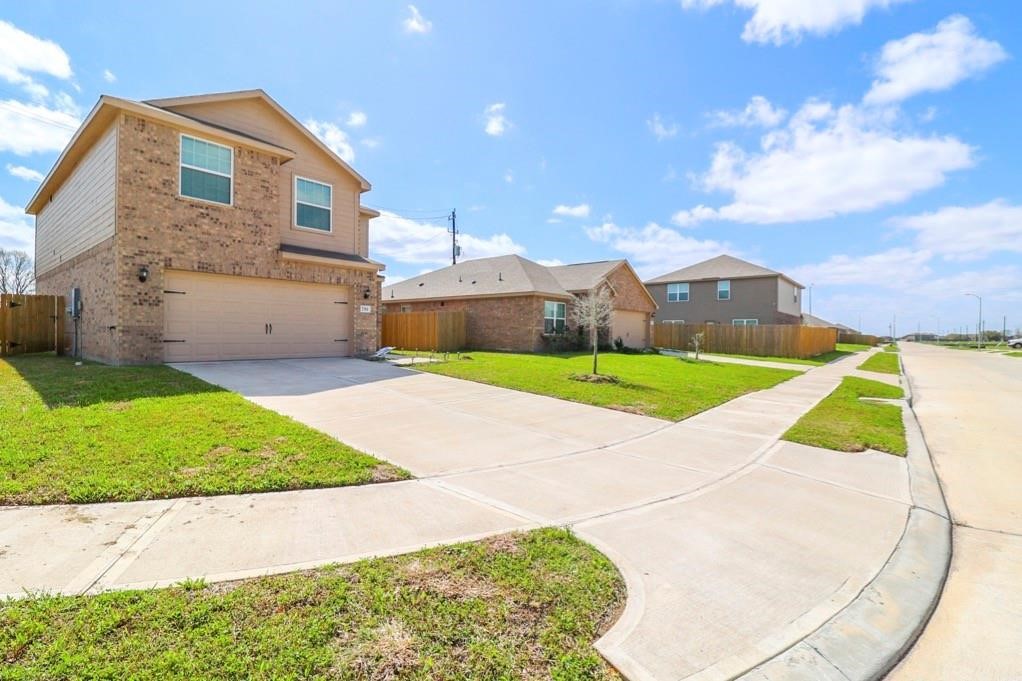 Listing photo 3