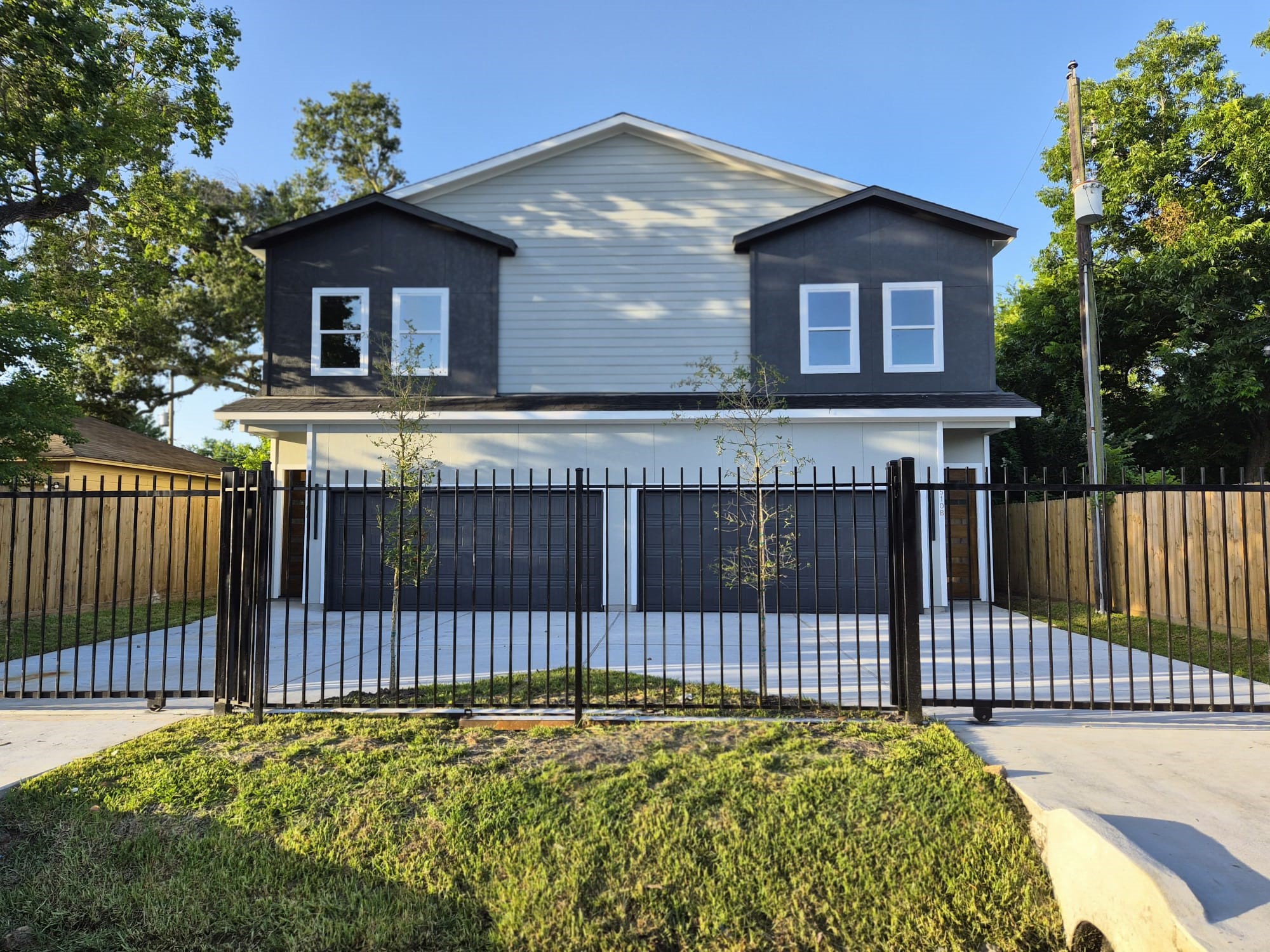 Listing photo 1