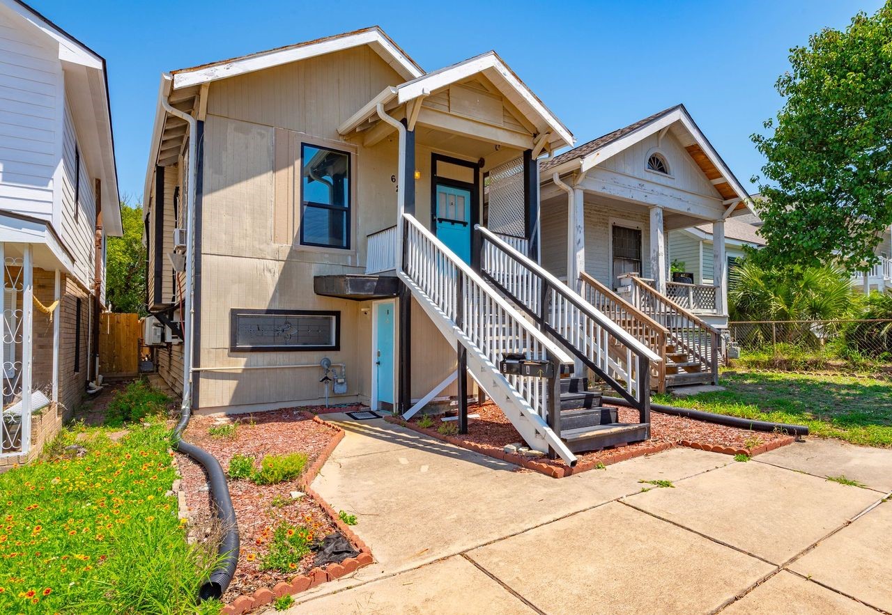 Listing photo 1
