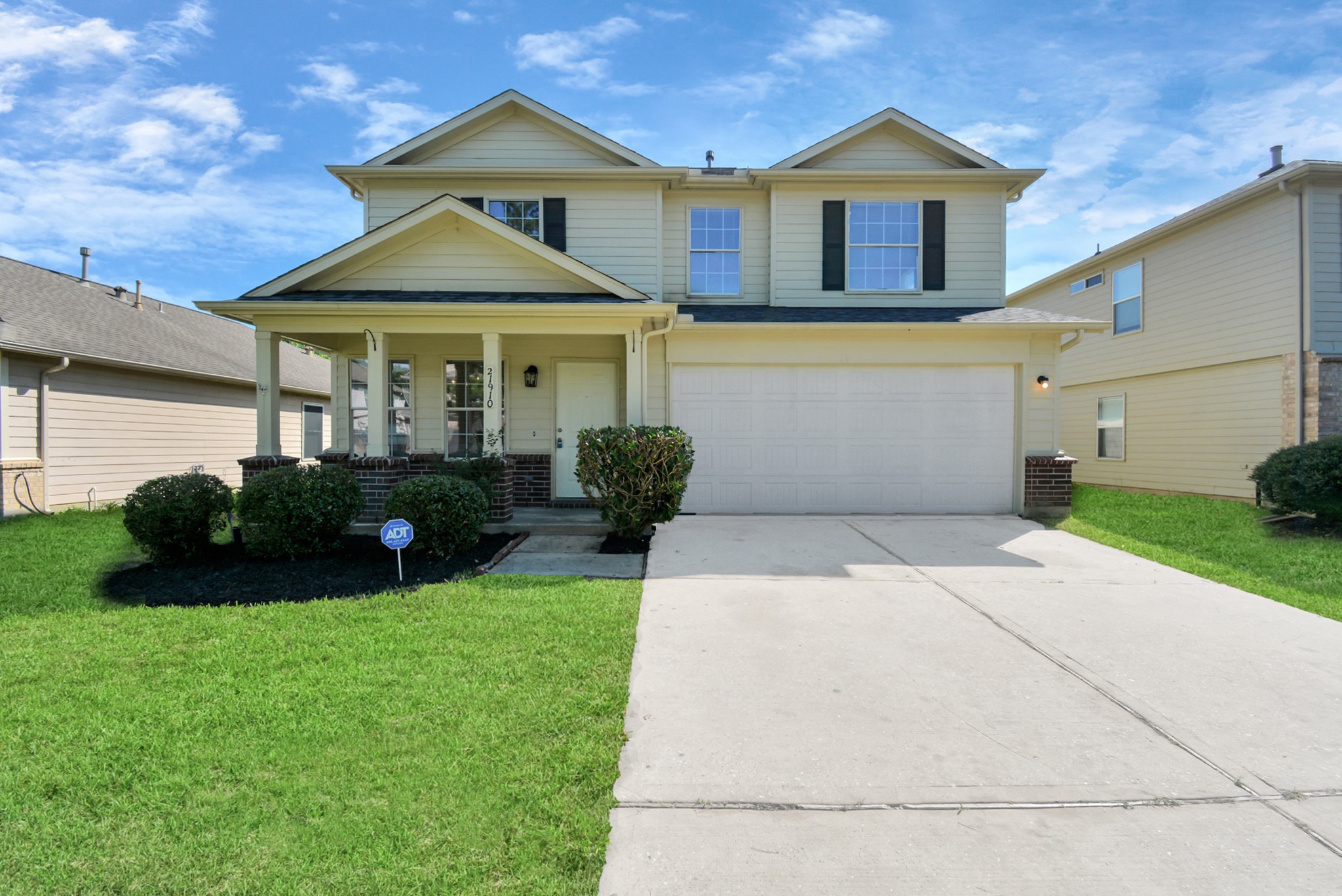 Listing photo 2