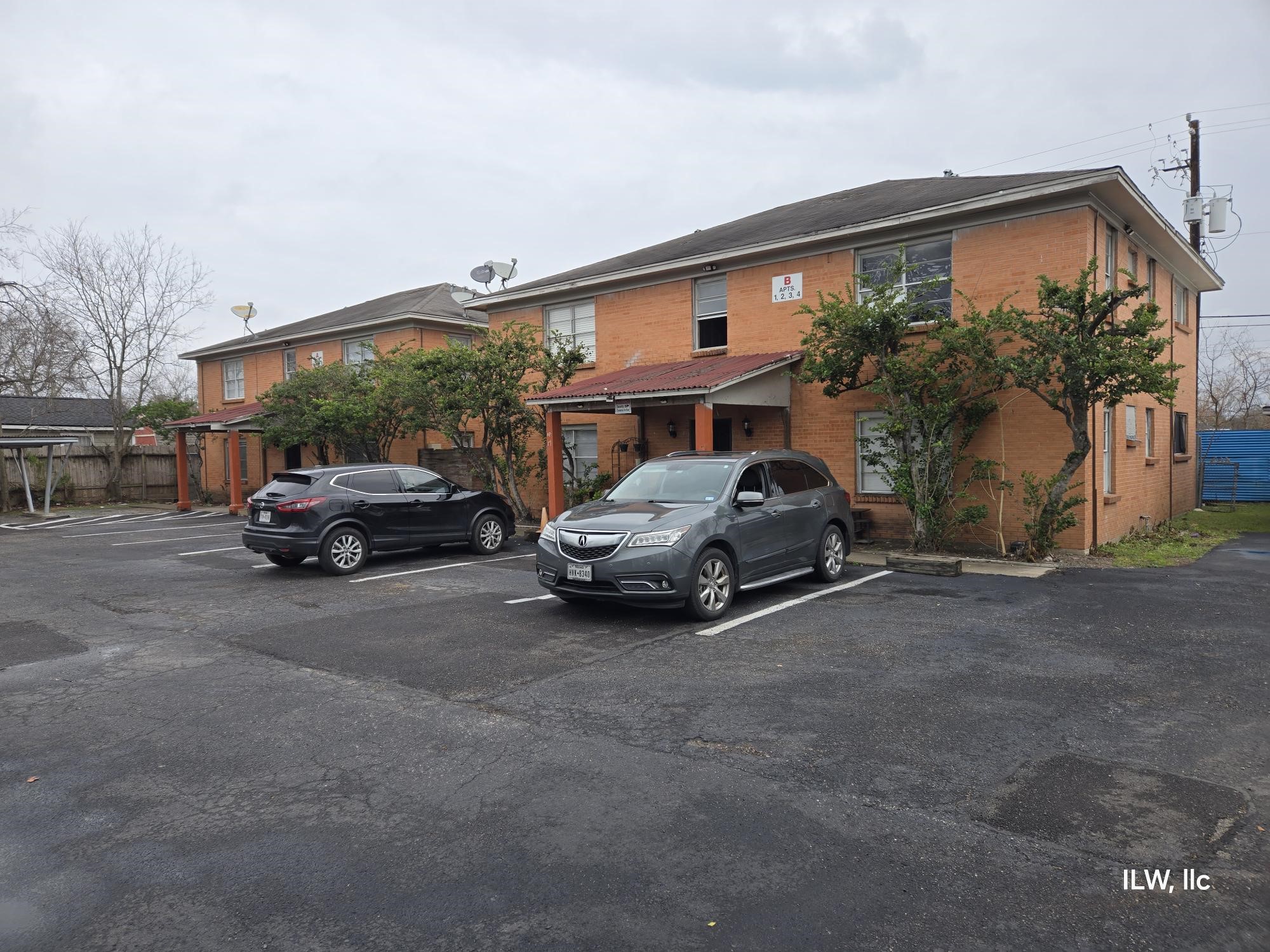 Listing photo 4
