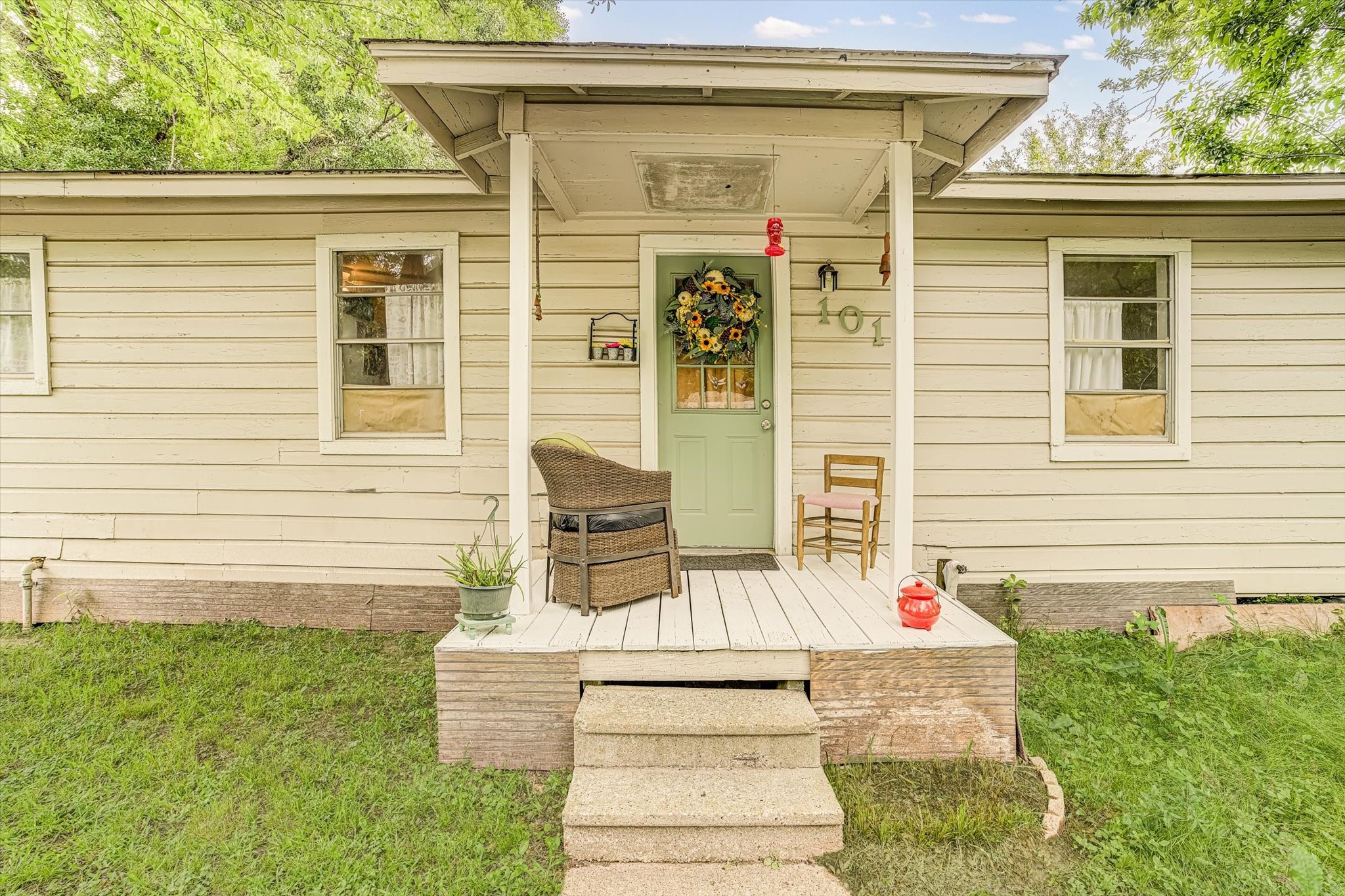 Listing photo 2