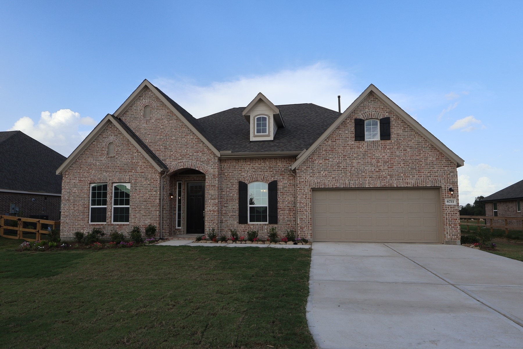 Listing photo 1