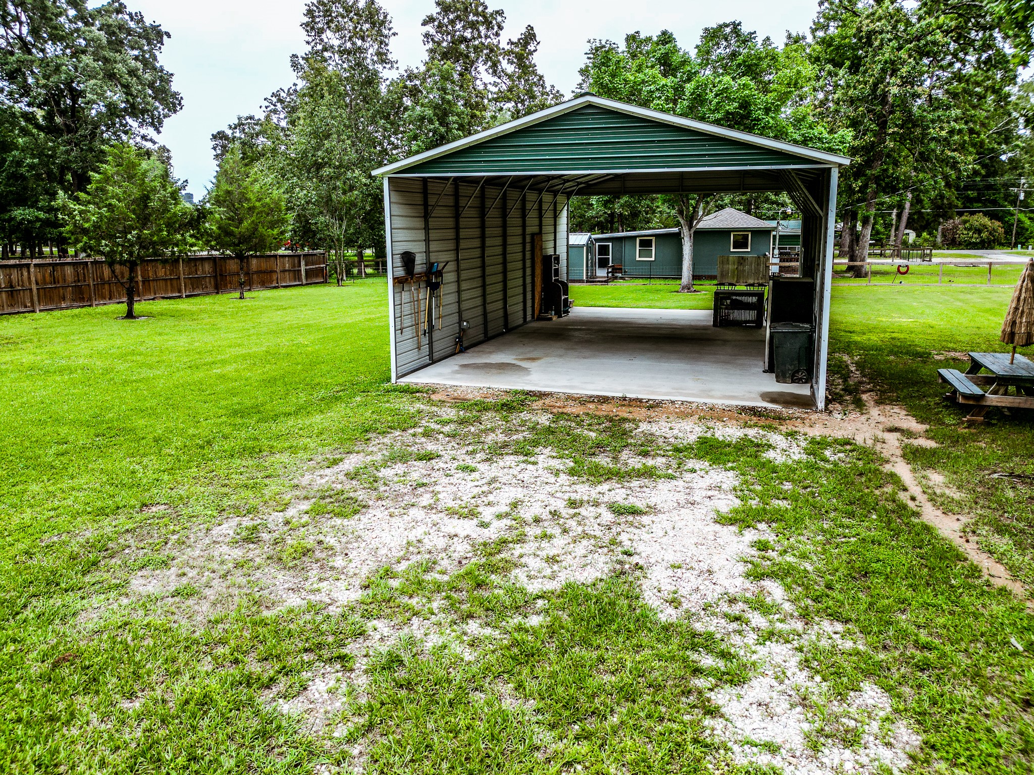 Listing photo 3