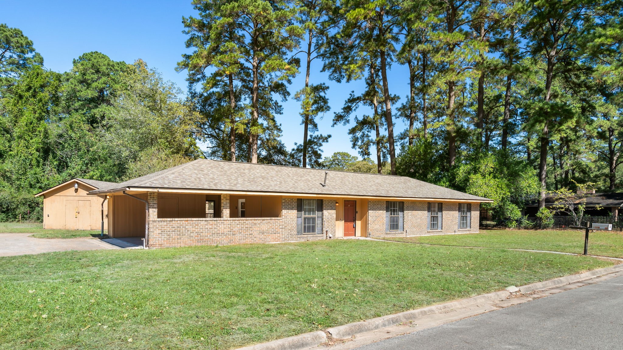Listing photo 3