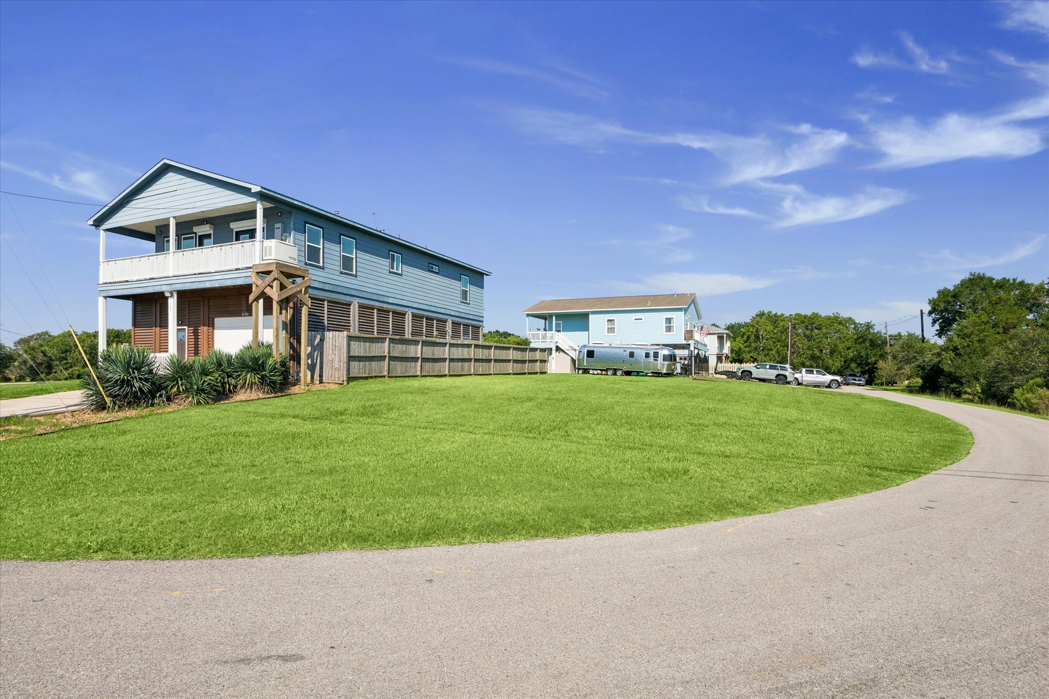 Listing photo 3