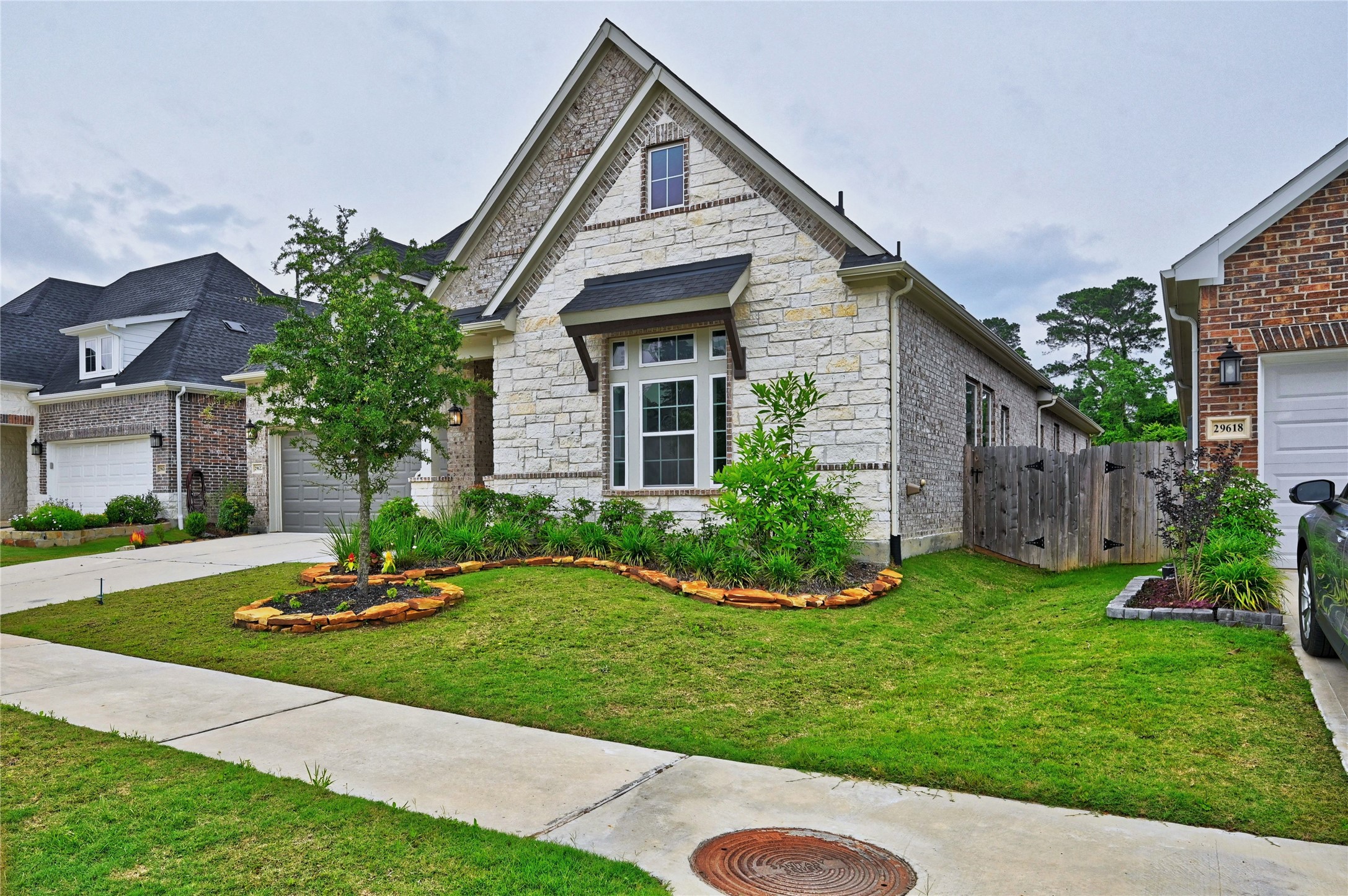 Listing photo 2