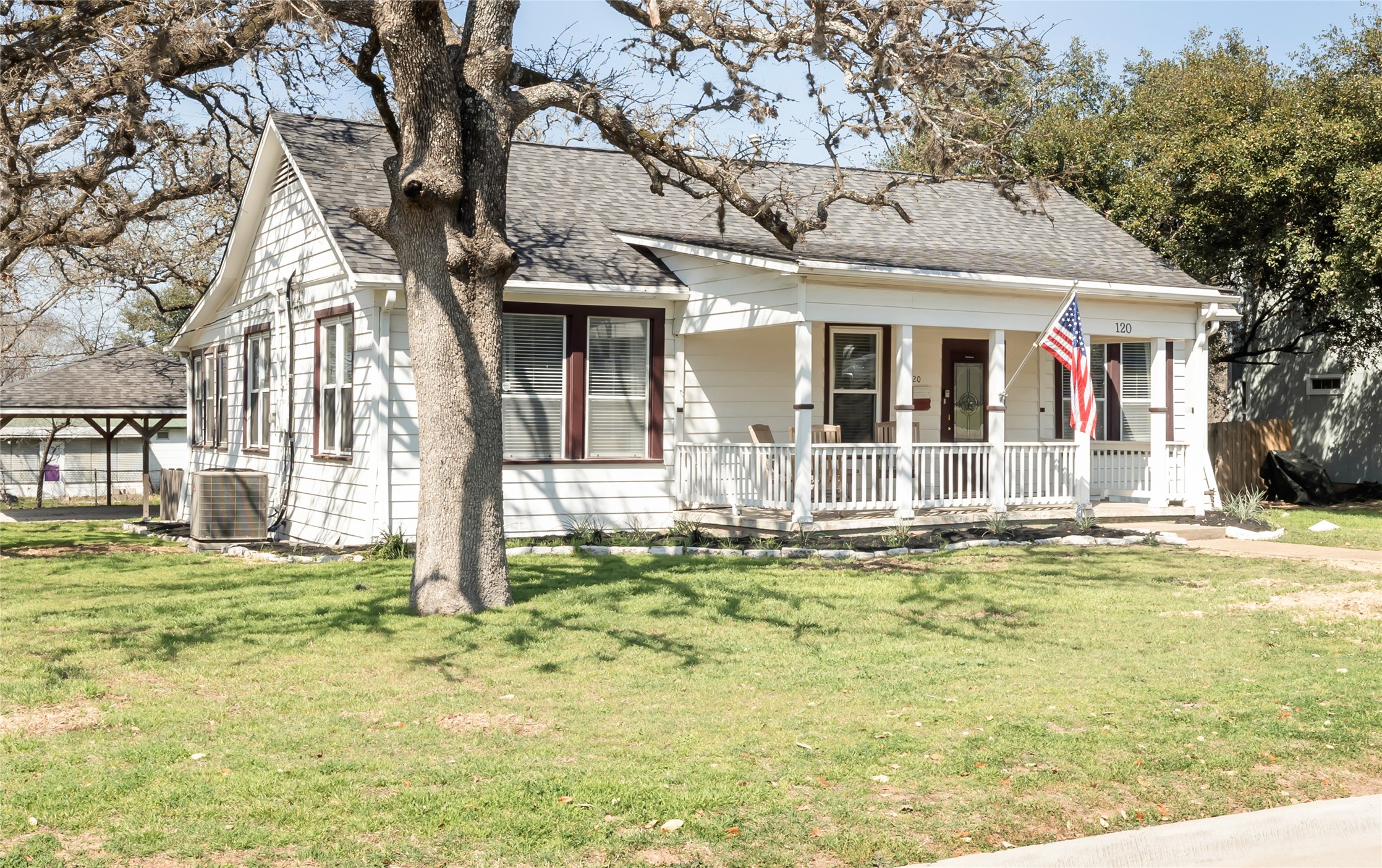 Listing photo 1