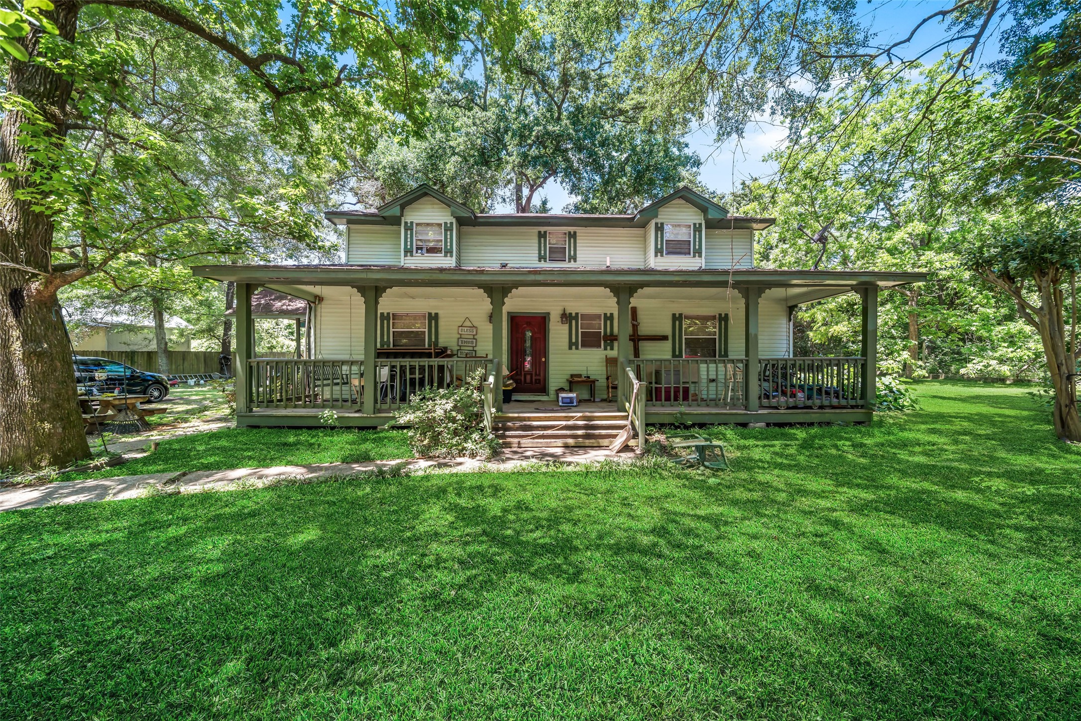 Listing photo 1