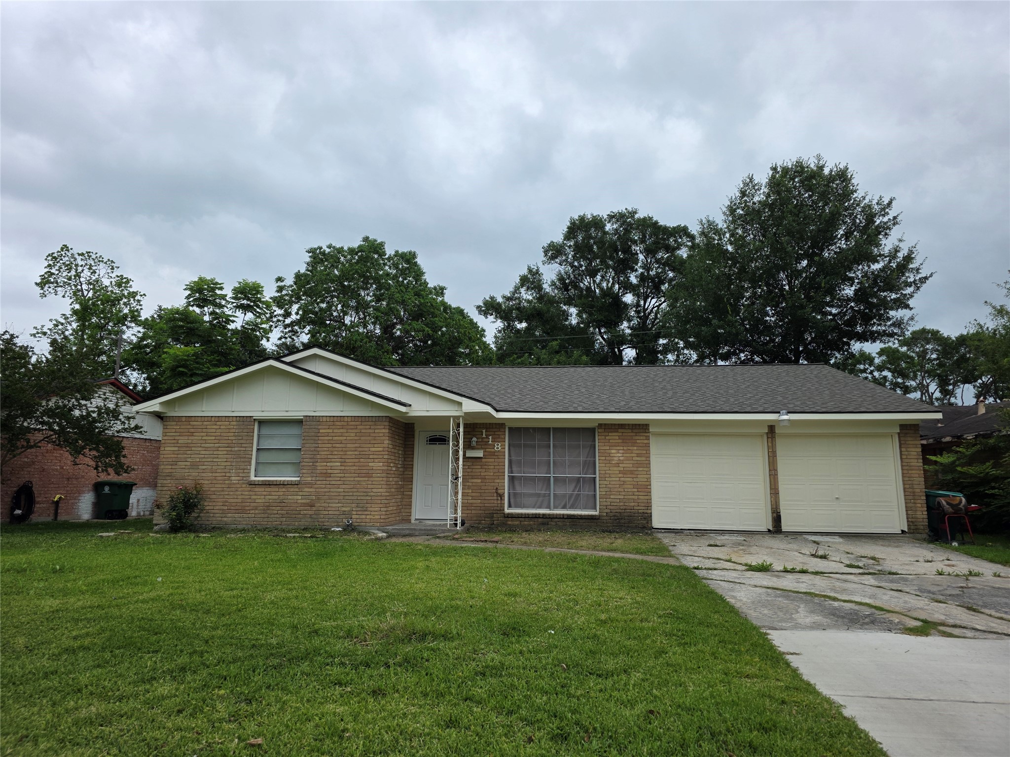 Listing photo 1