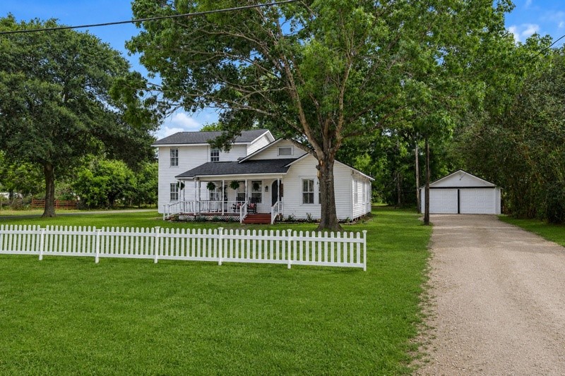 Listing photo 2