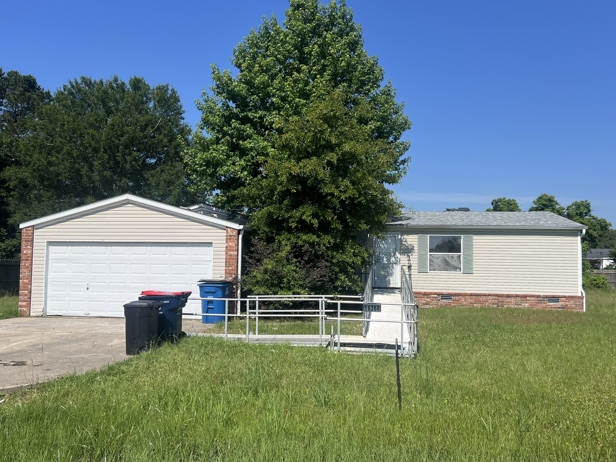 Listing photo 1