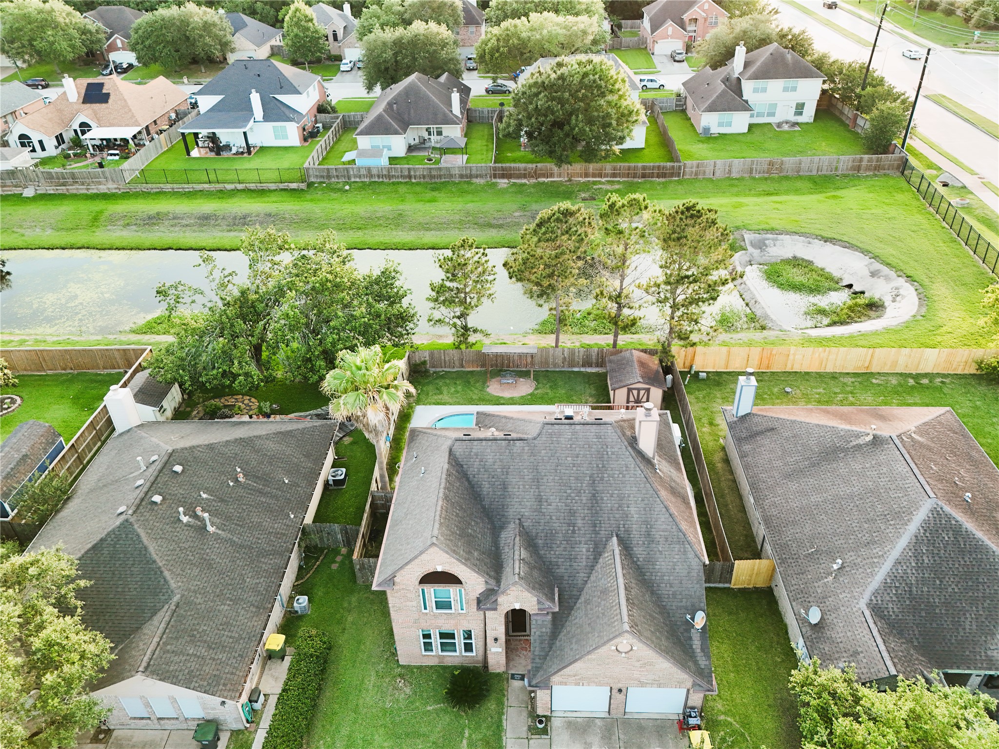 Listing photo 2