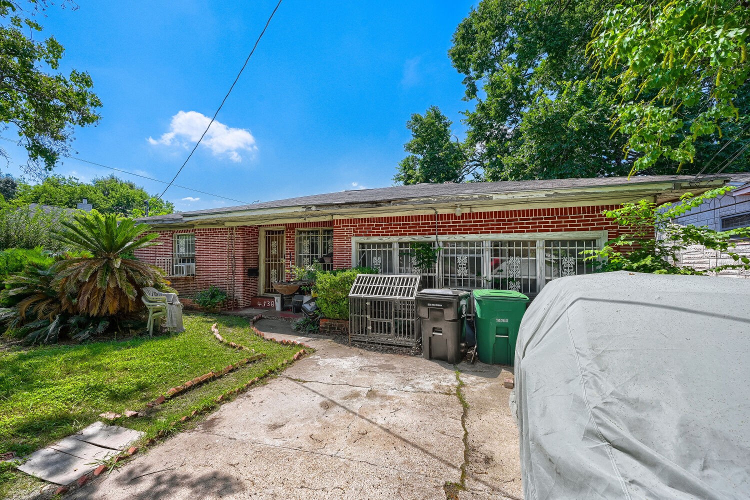 Listing photo 1