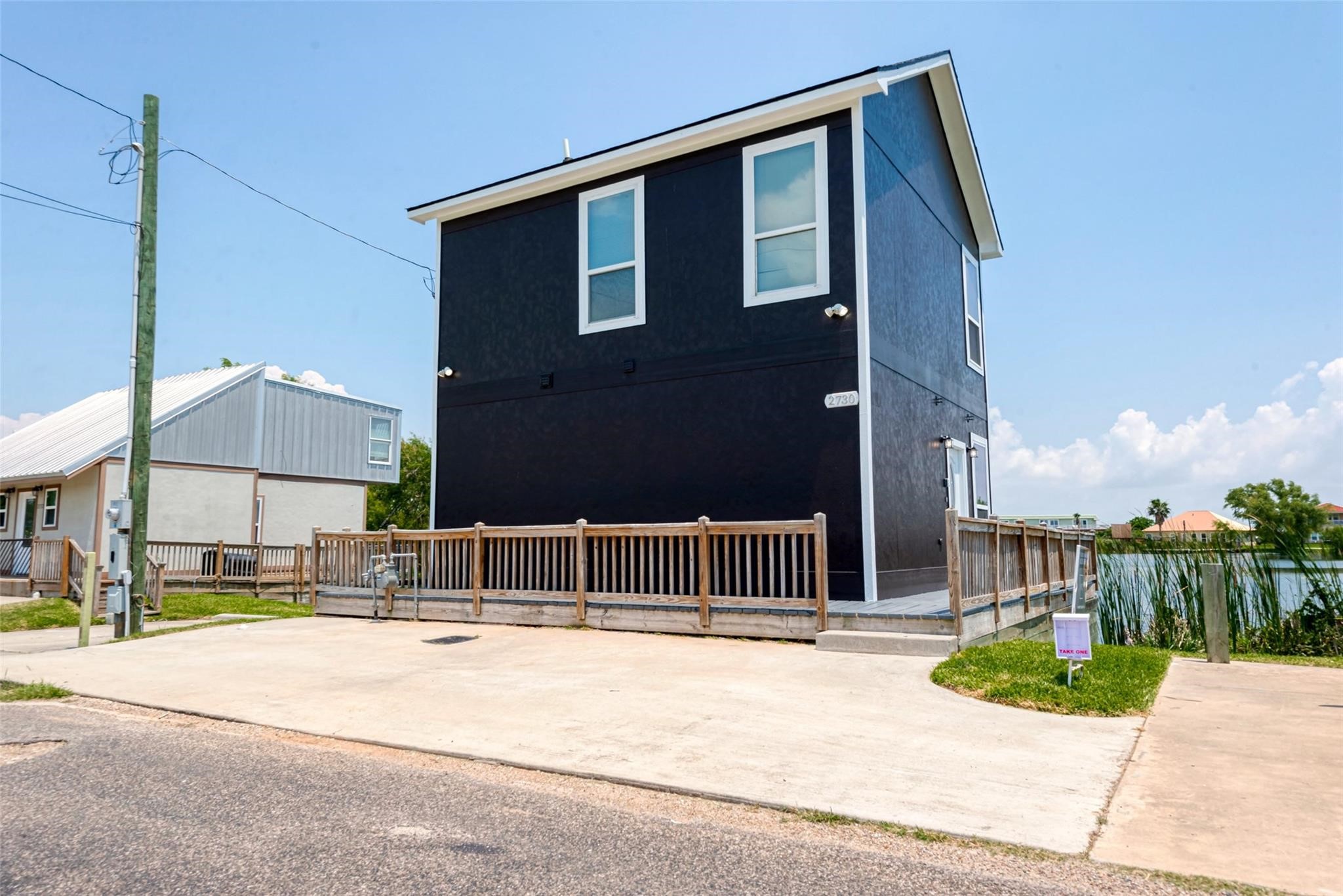 Listing photo 1