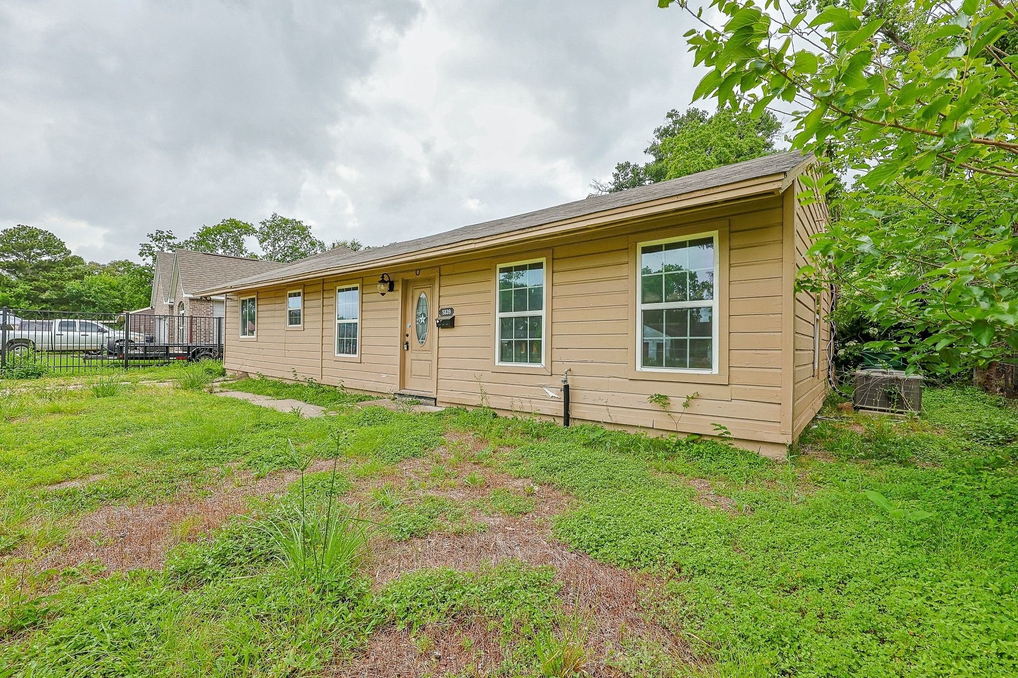 Listing photo 1