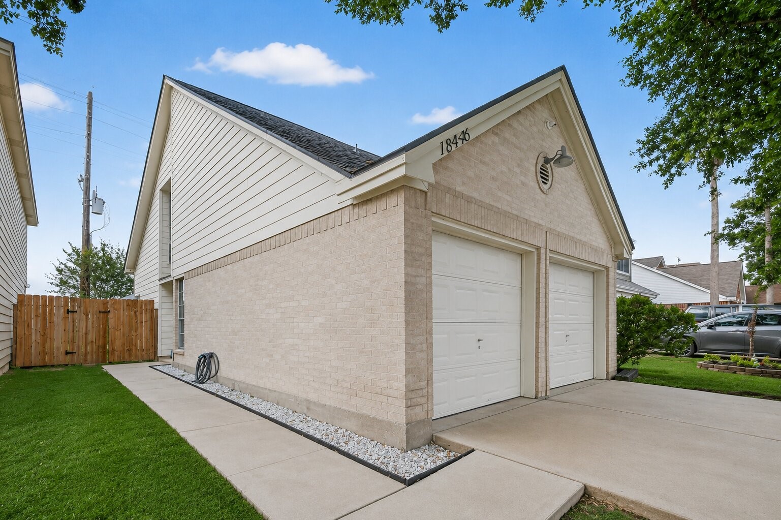 Listing photo 3