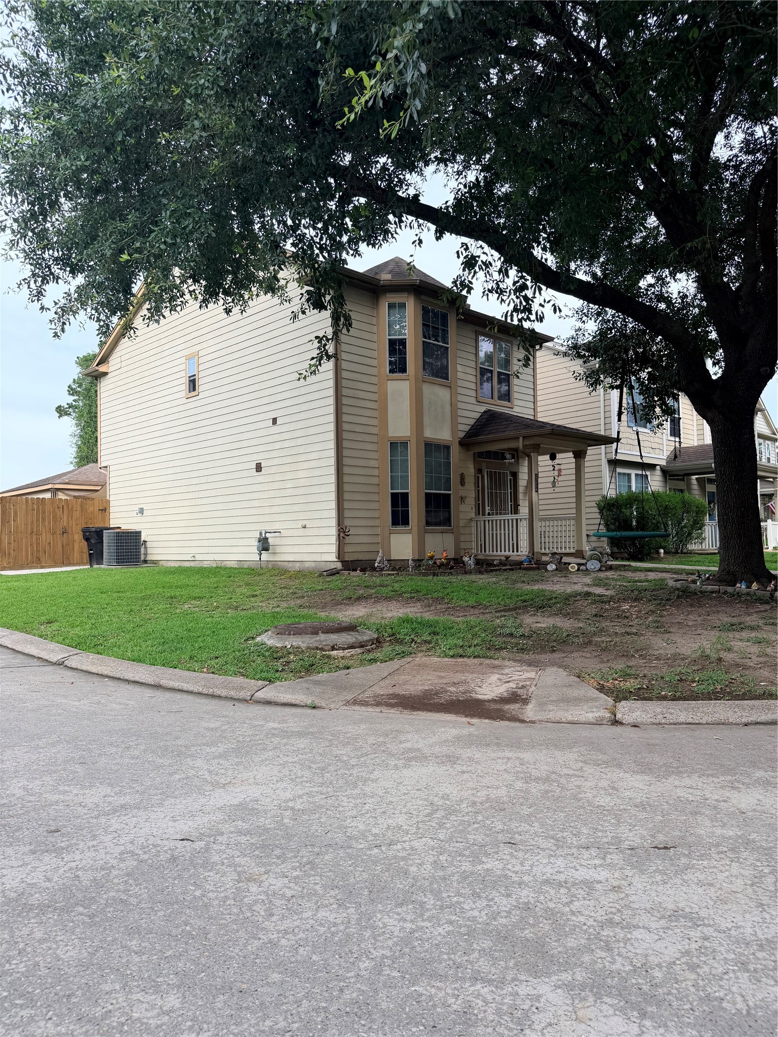 Listing photo 1