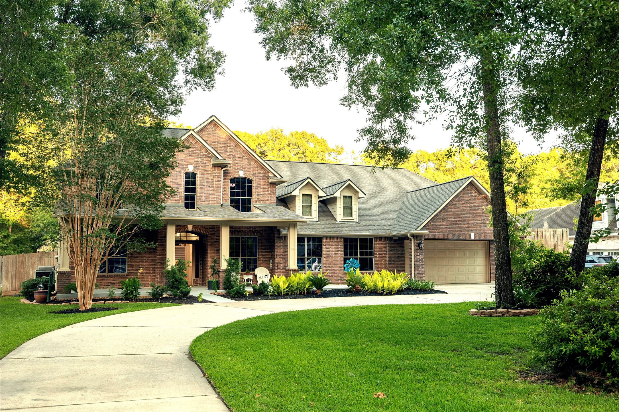 Listing photo 2