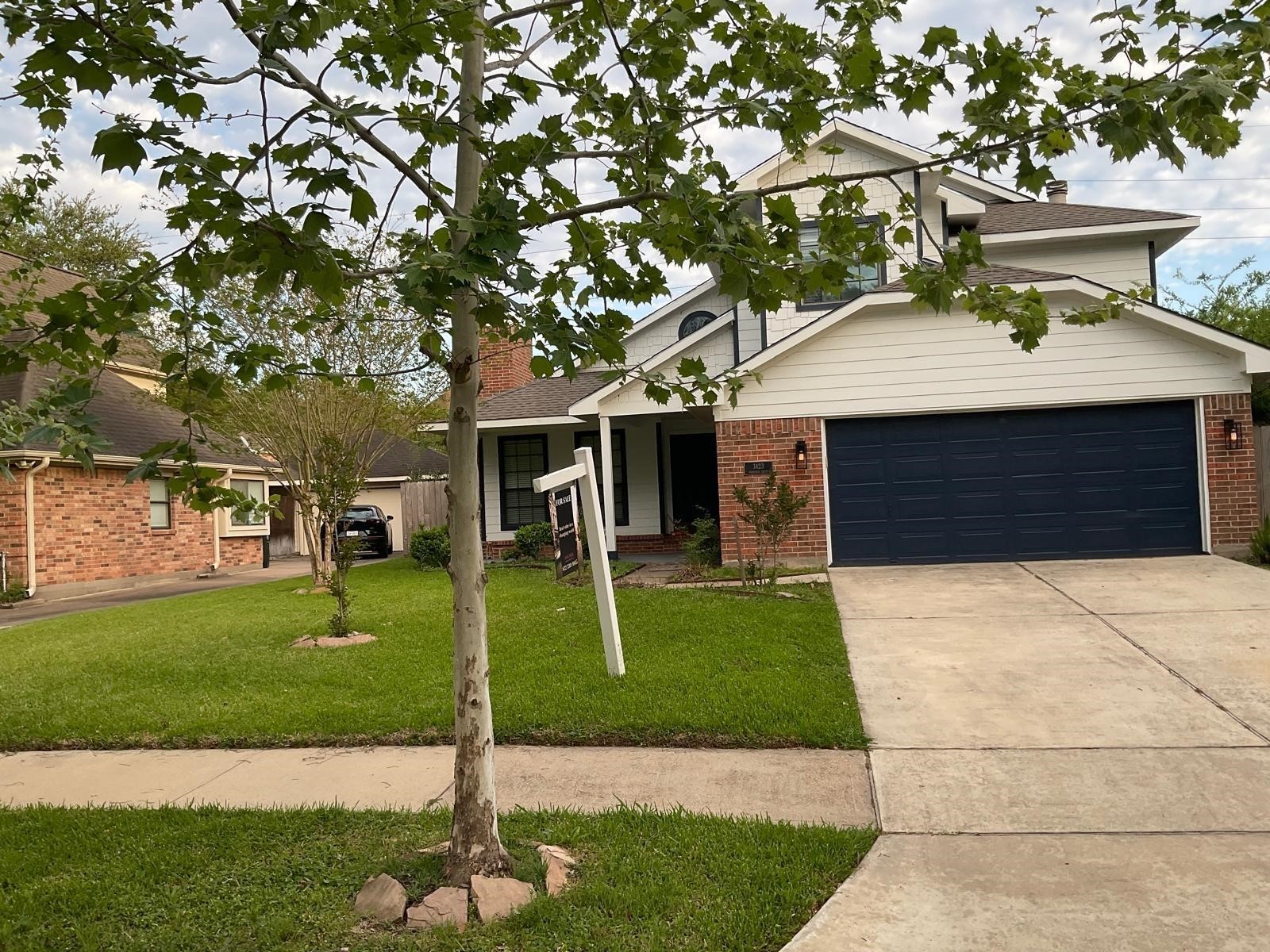 Listing photo 1