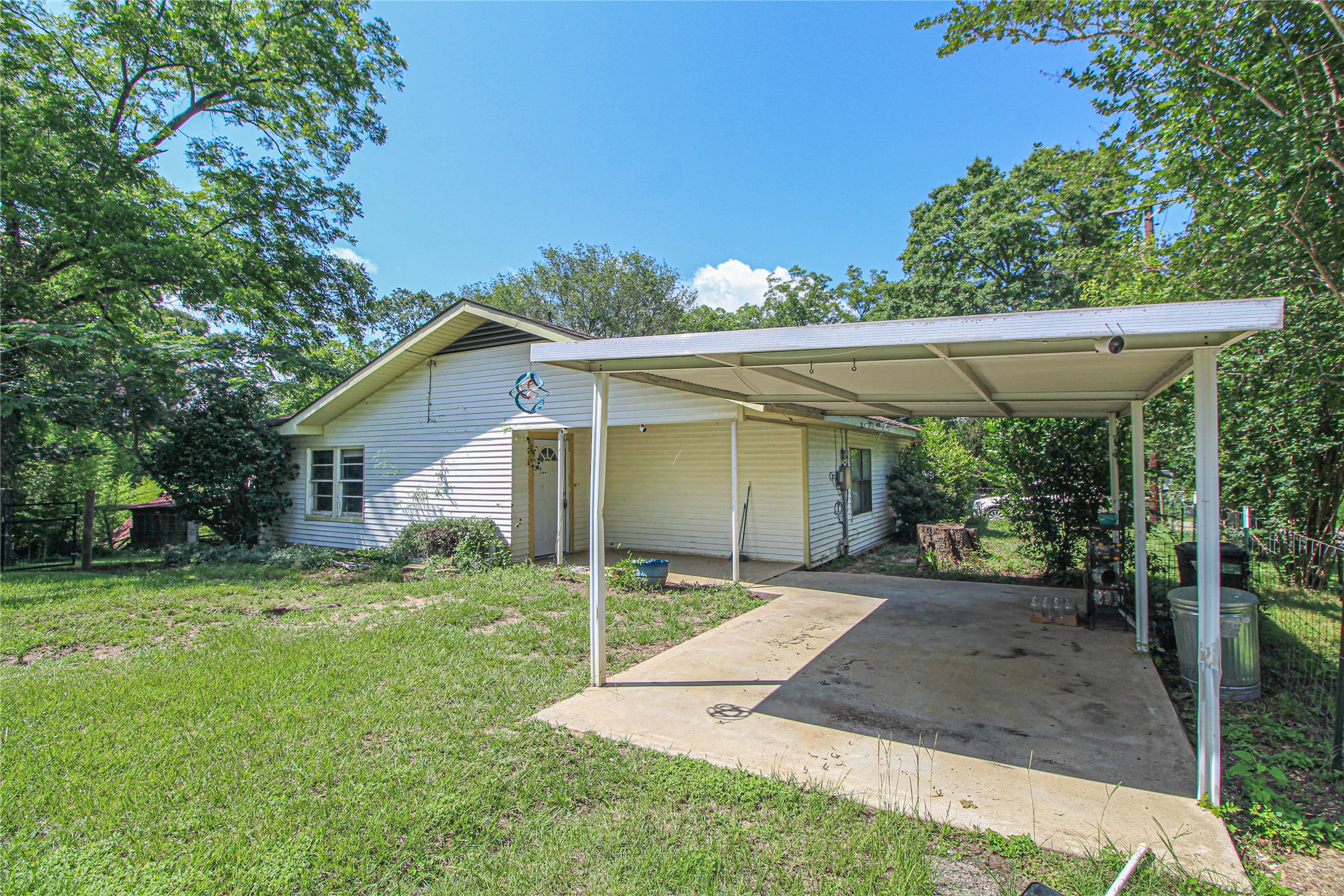 Listing photo 4