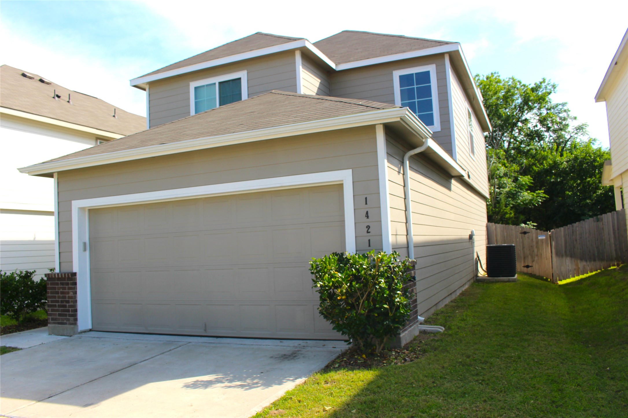 Listing photo 1