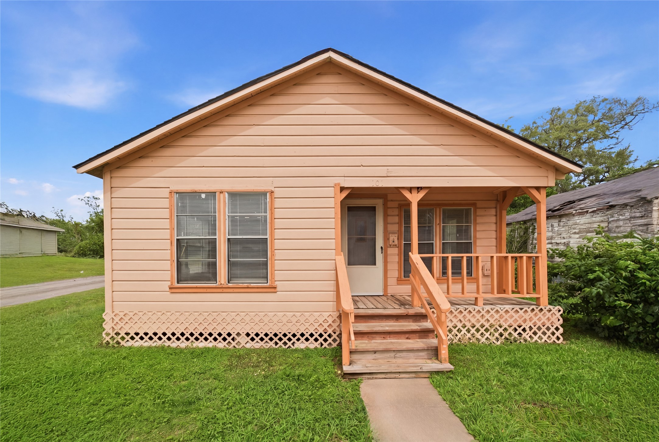 Listing photo 1