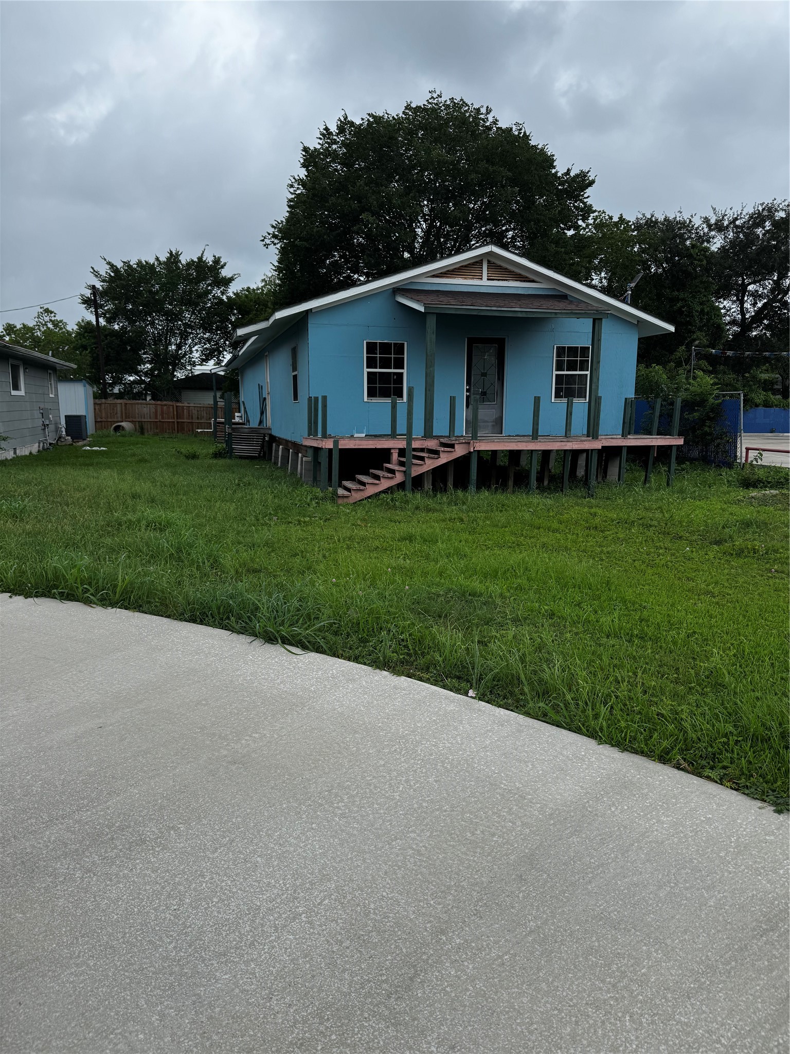 Listing photo 1