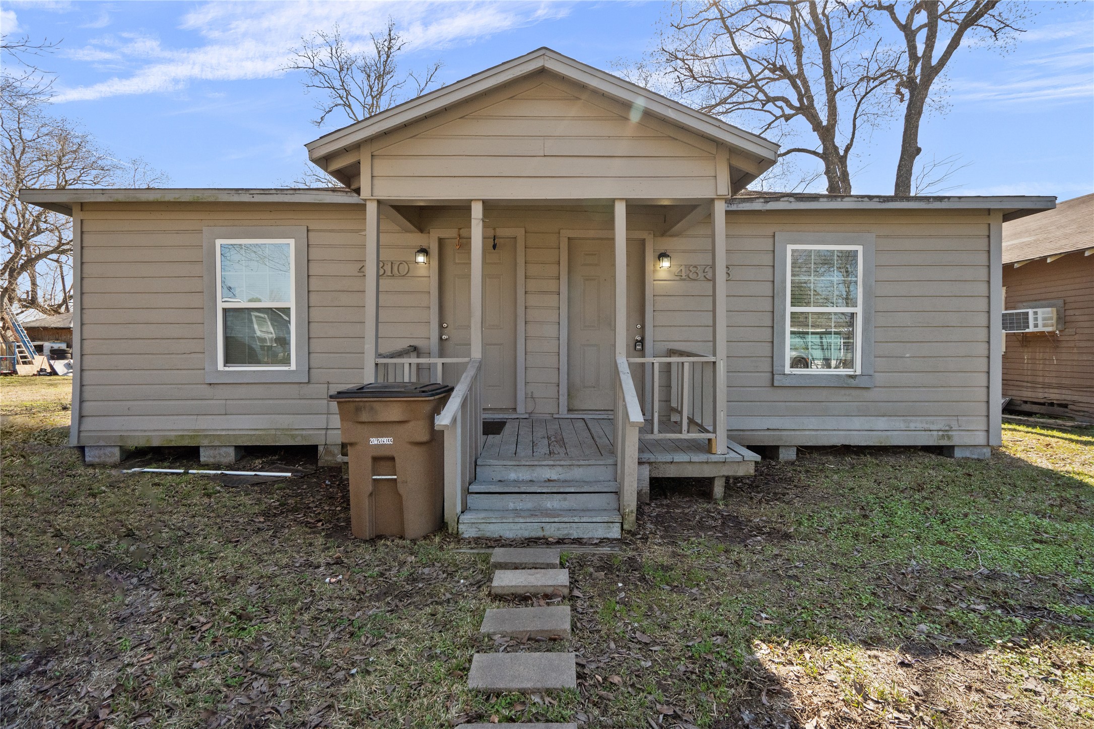 Listing photo 1