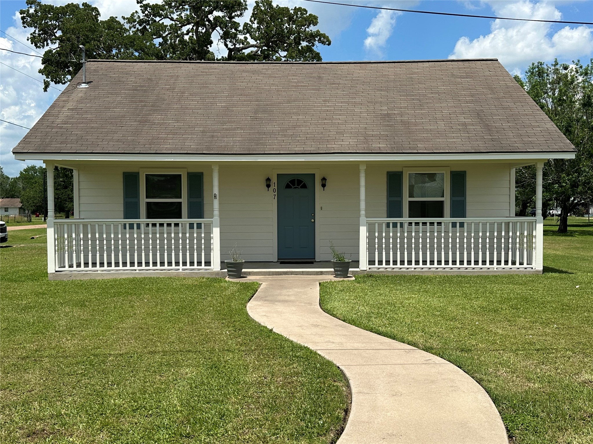 Listing photo 1