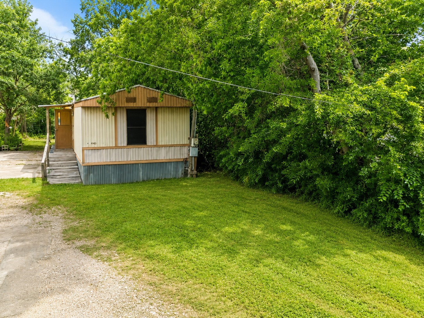 Listing photo 3