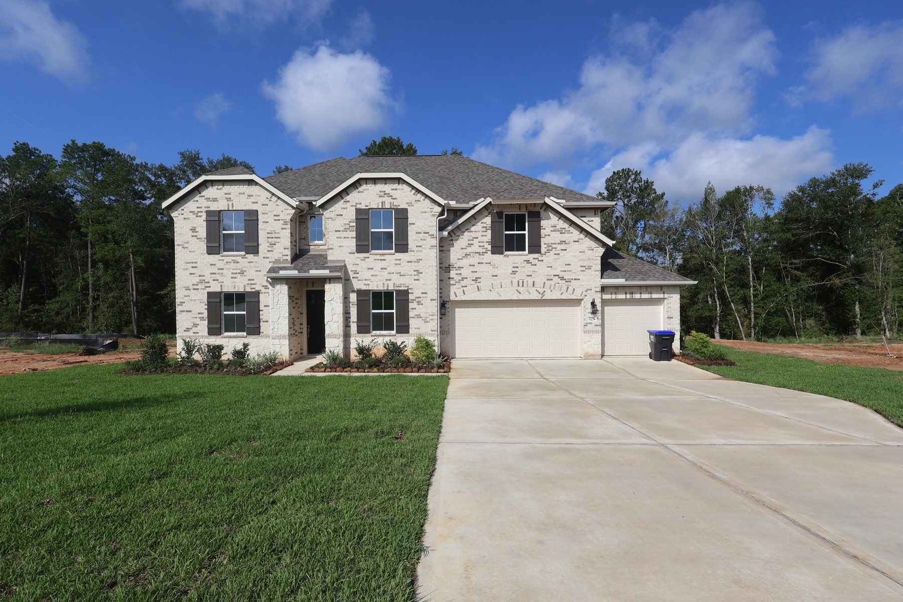 Listing photo 1