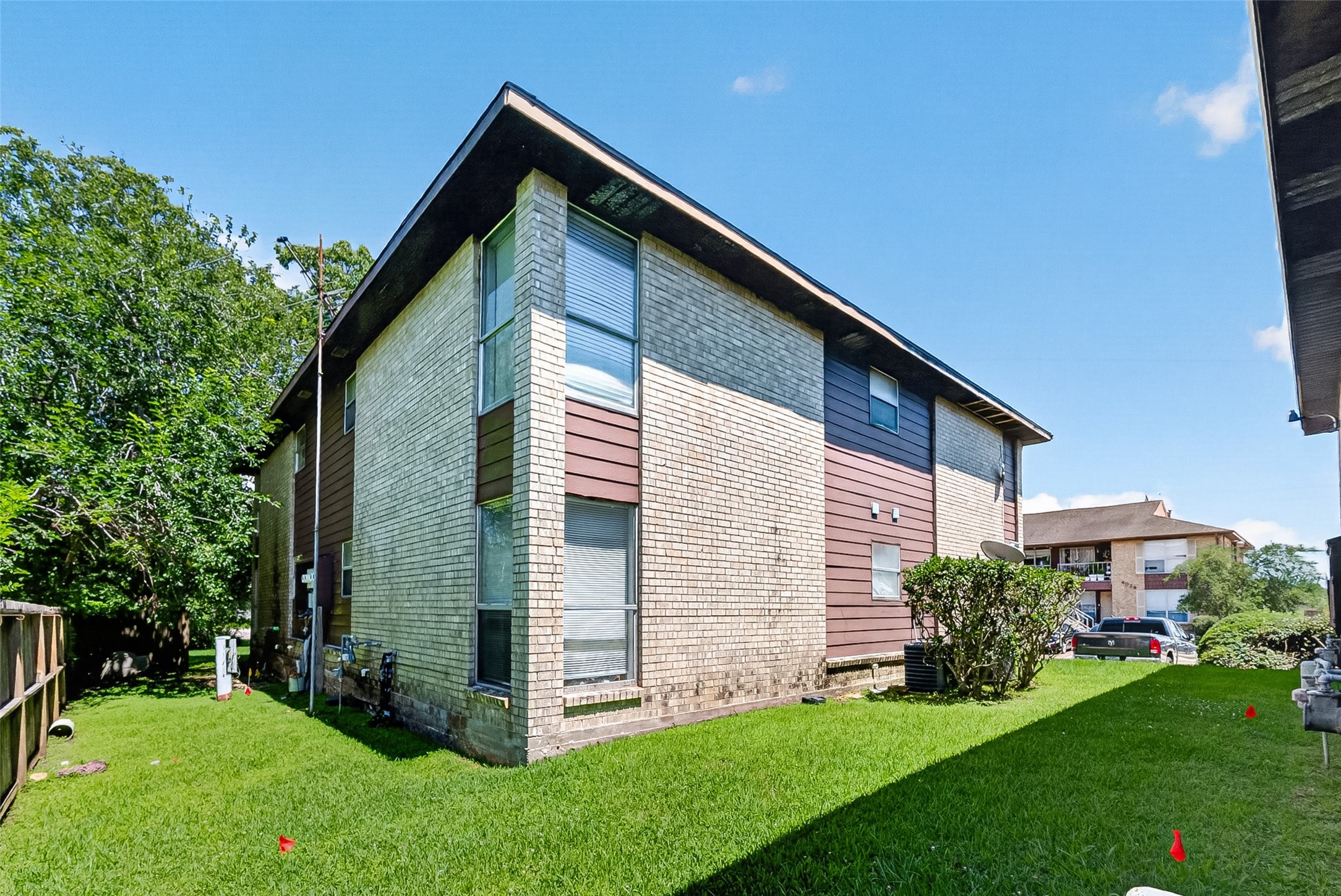 Listing photo 5