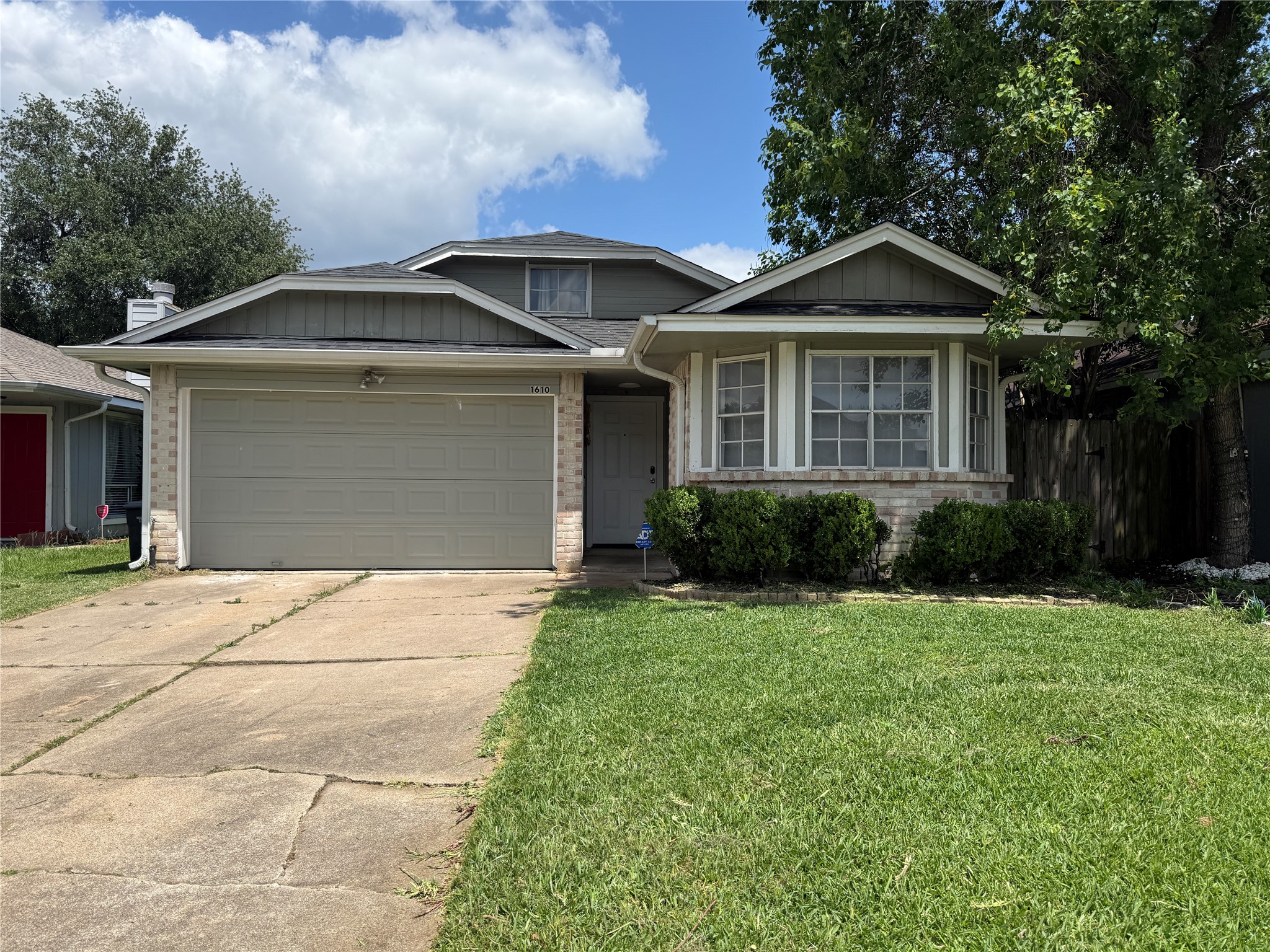 Listing photo 1
