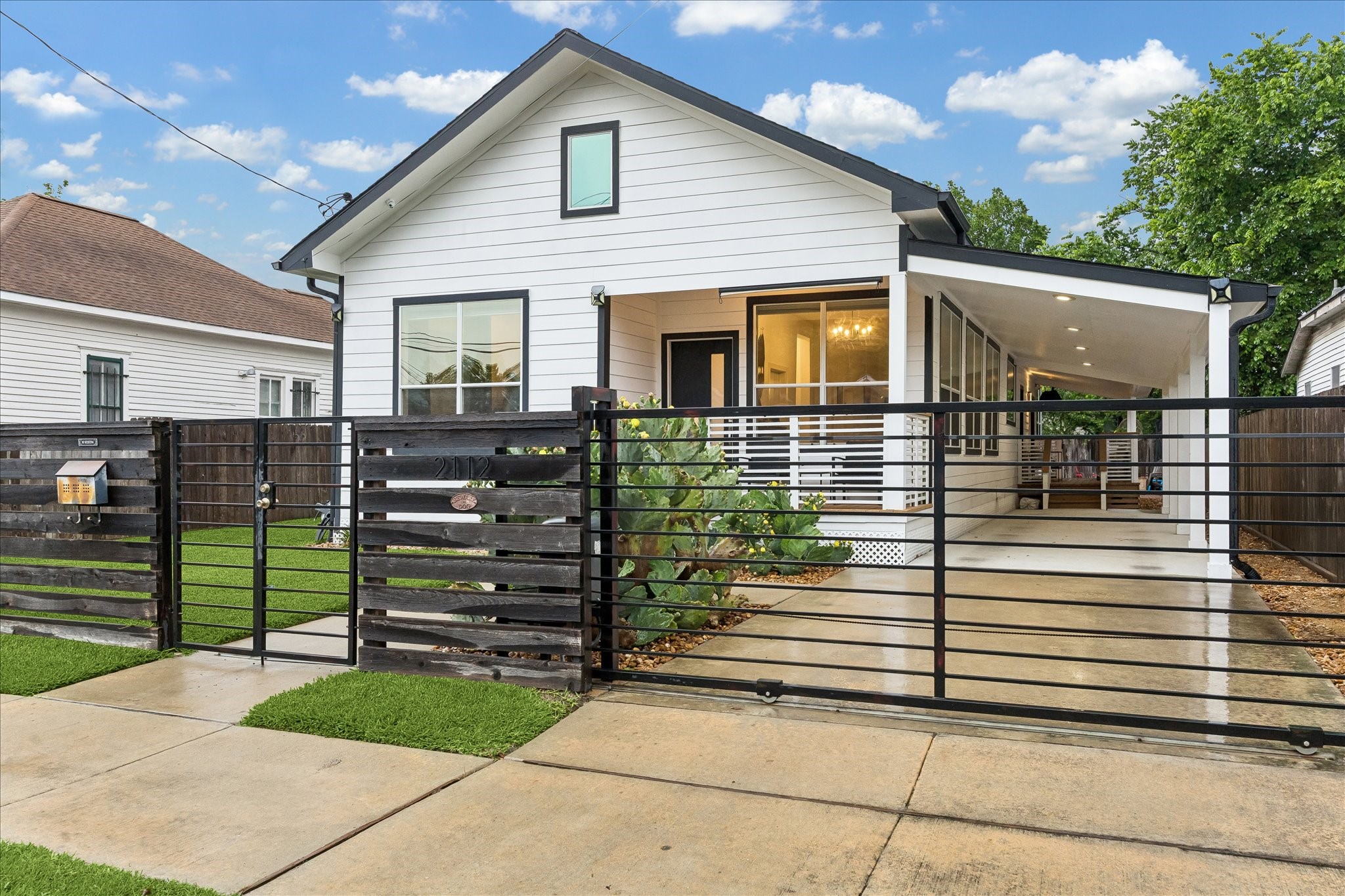 Listing photo 1