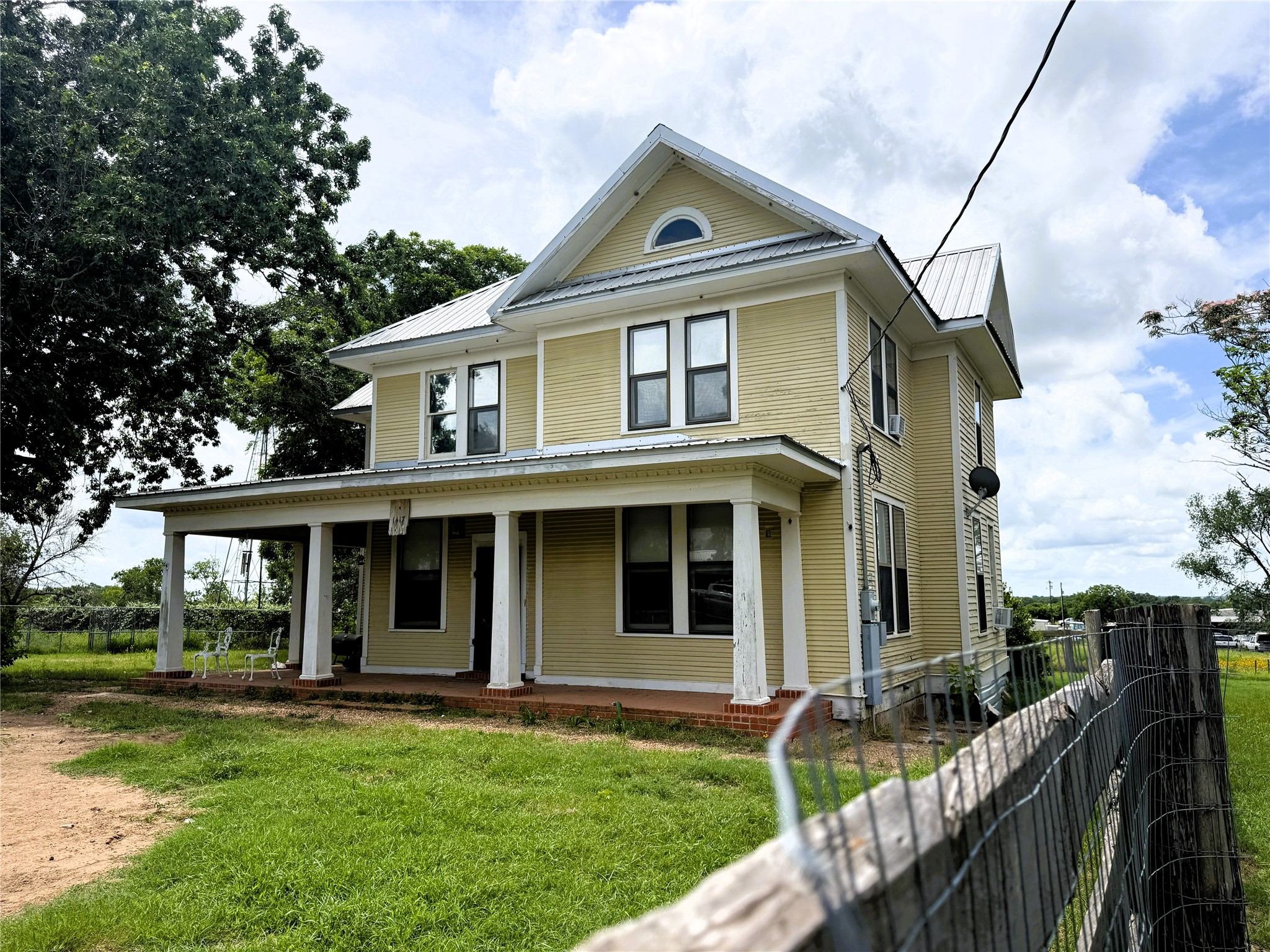 Listing photo 3