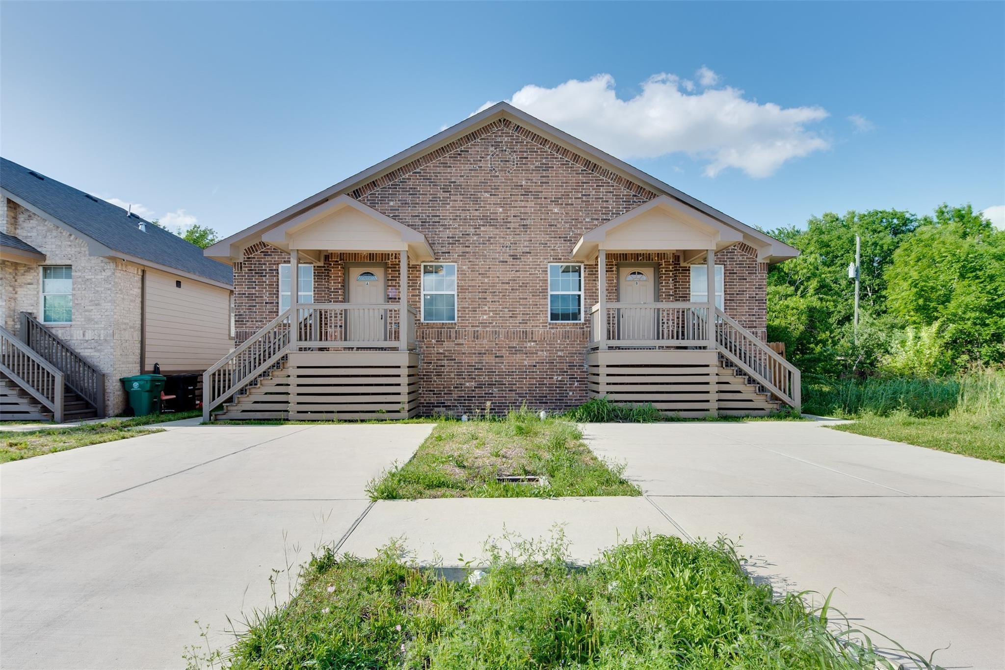Listing photo 2