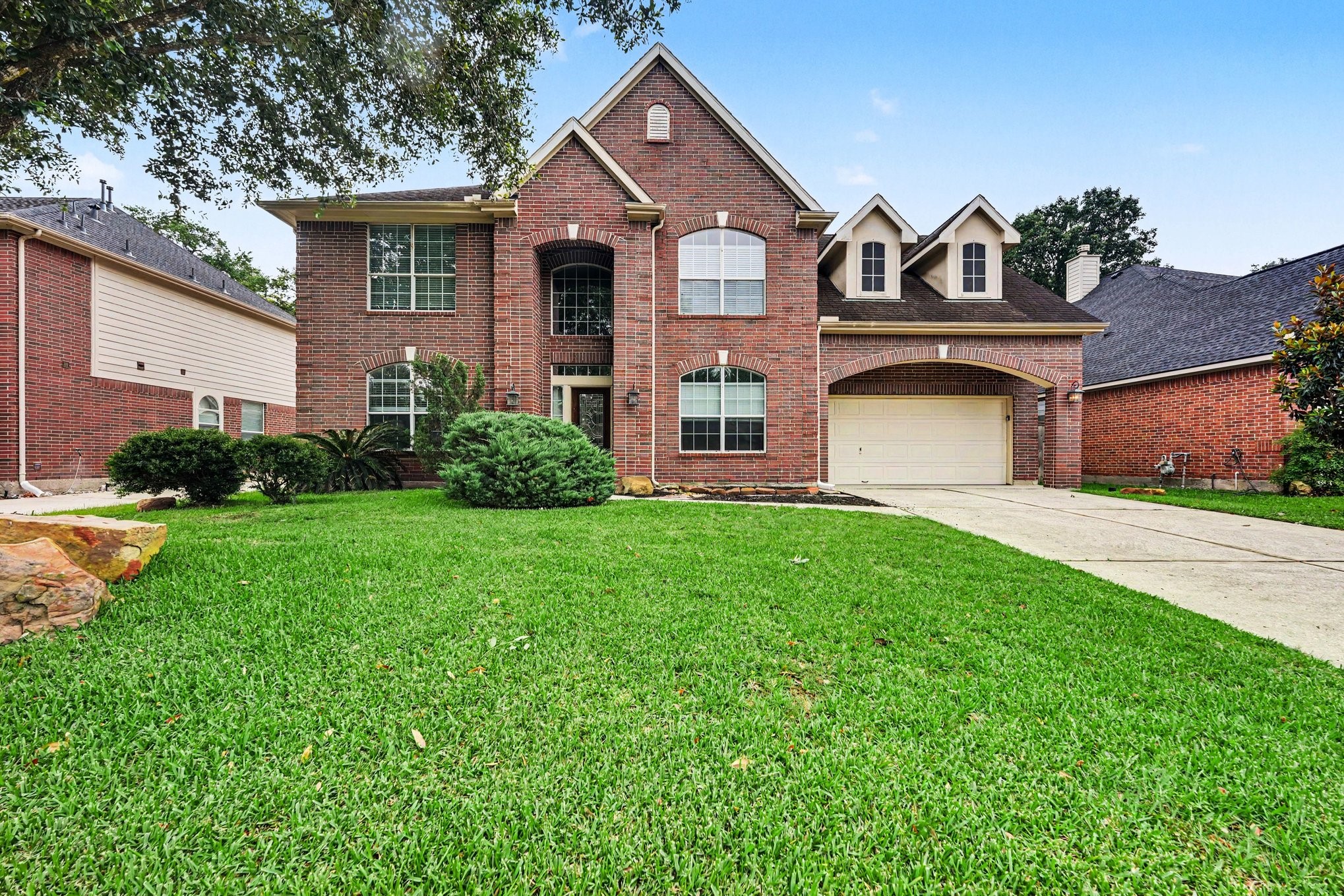 Listing photo 1