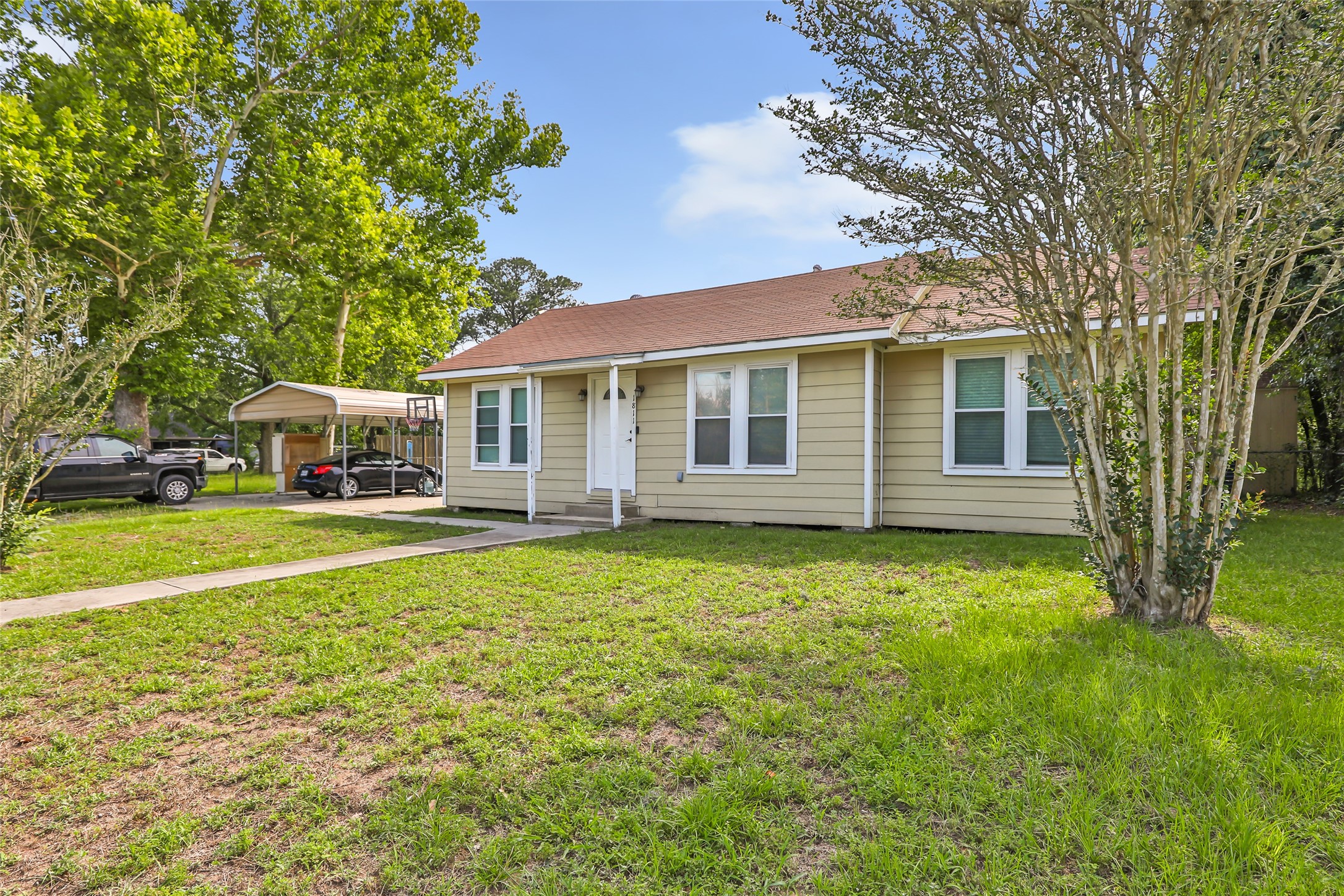 Listing photo 1