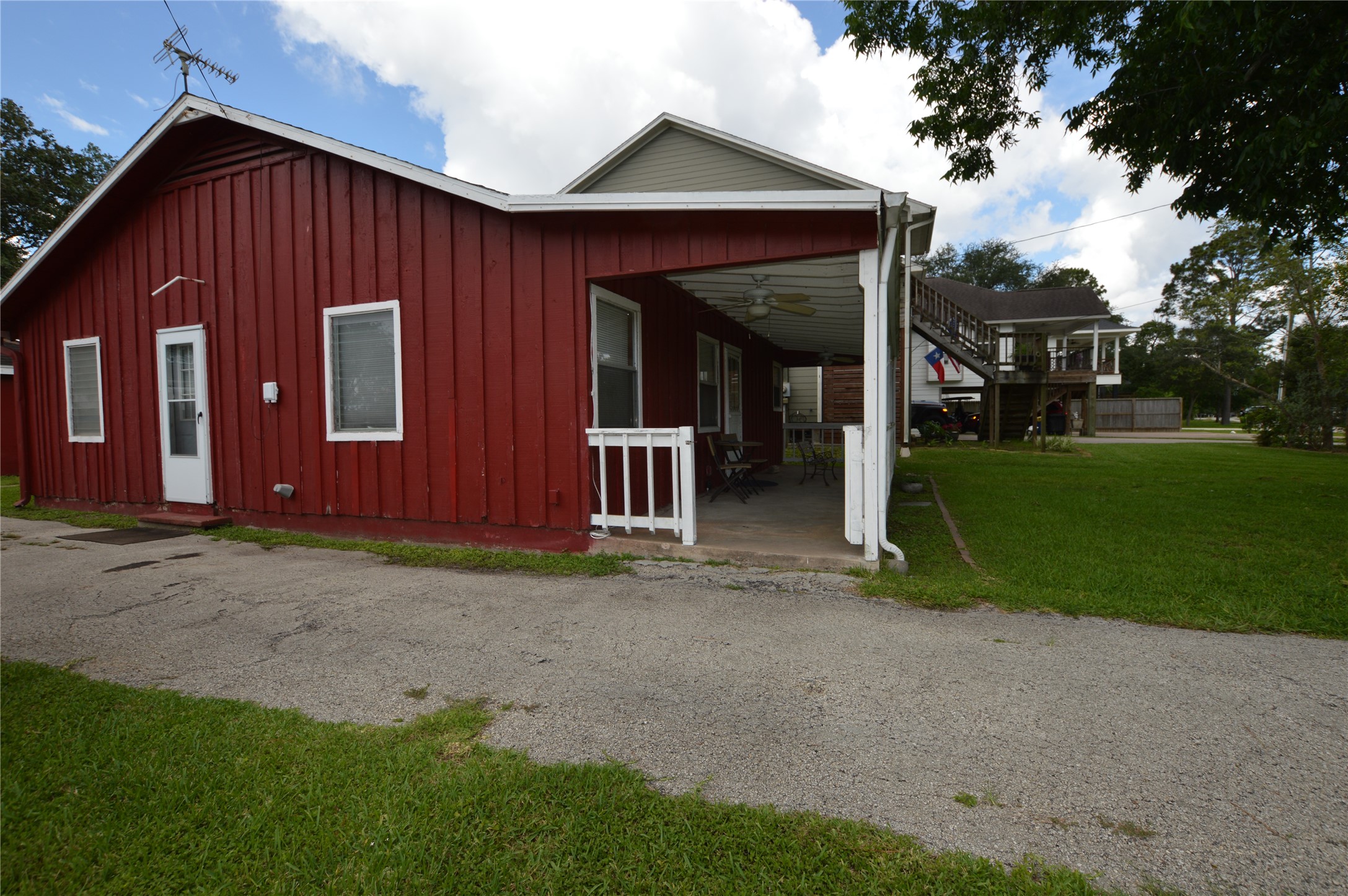 Listing photo 4