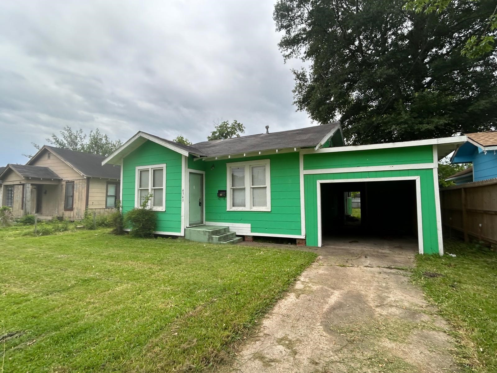 Listing photo 2