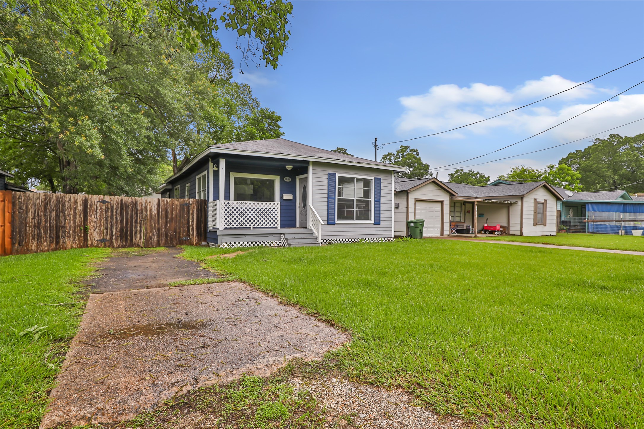 Listing photo 3