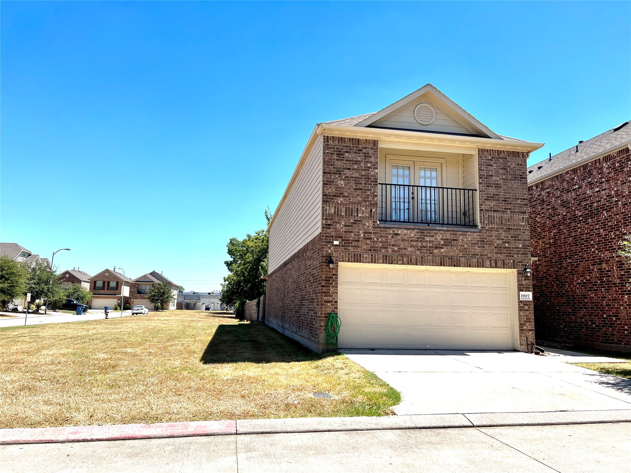 Listing photo 1