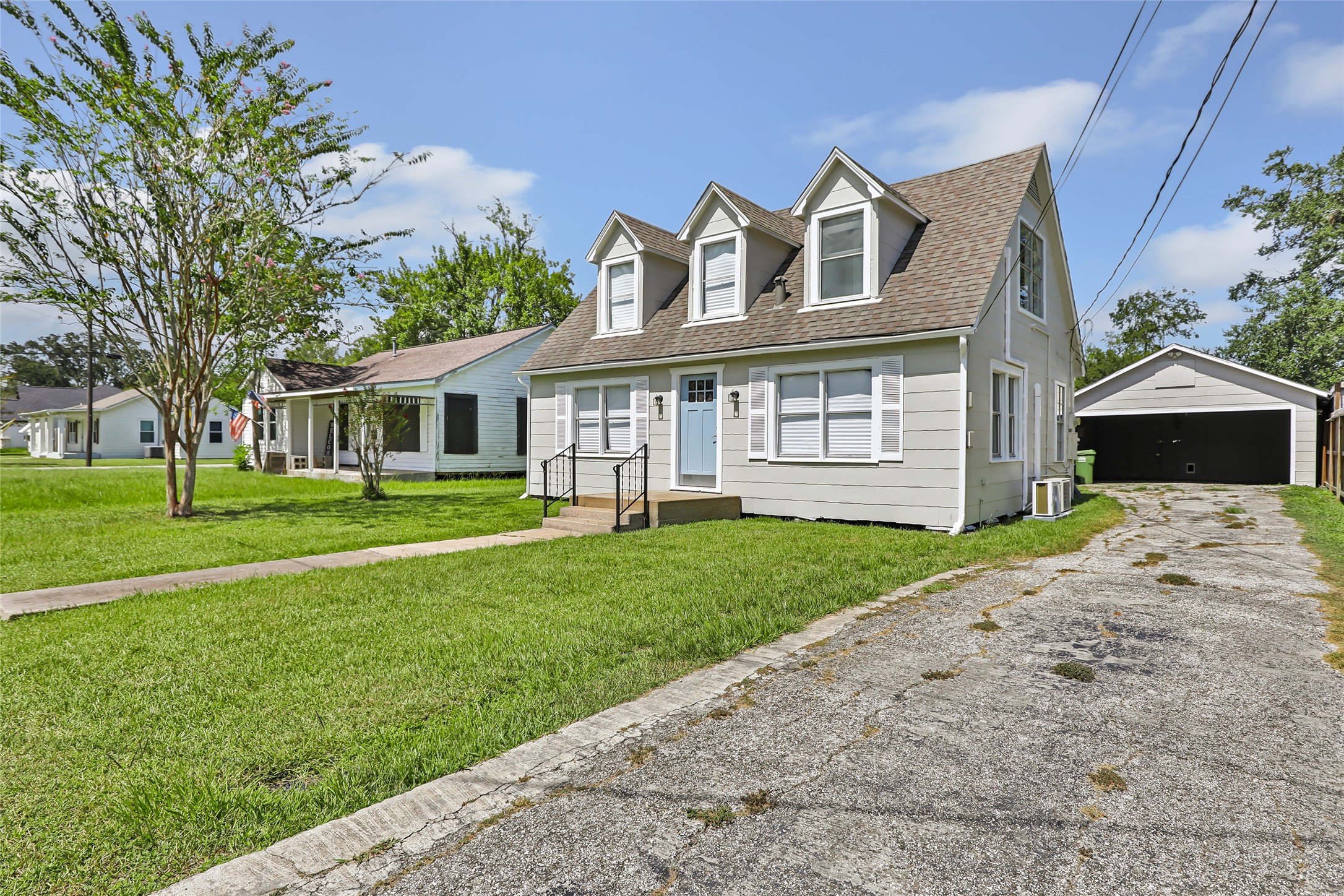 Listing photo 3