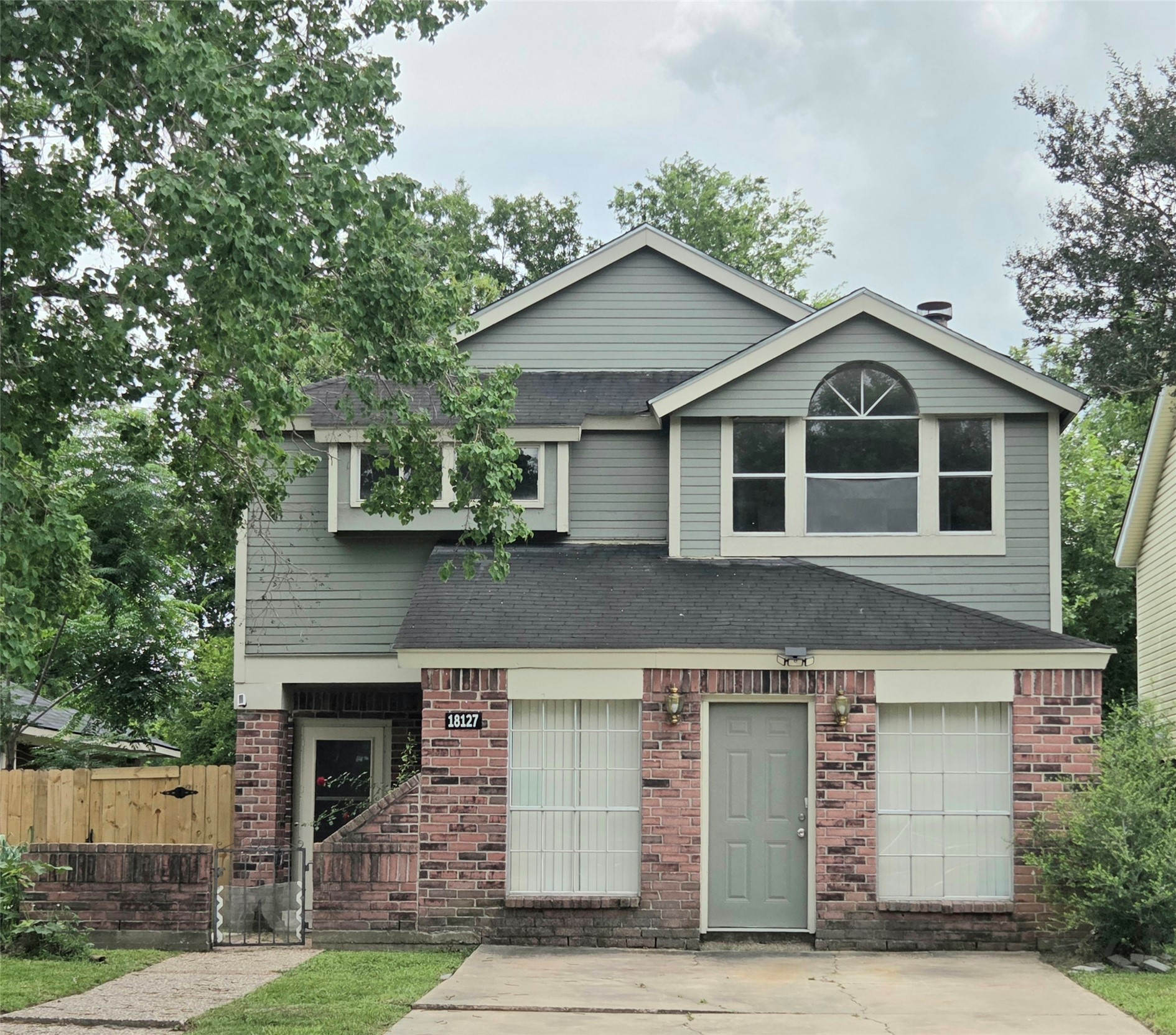 Listing photo 1