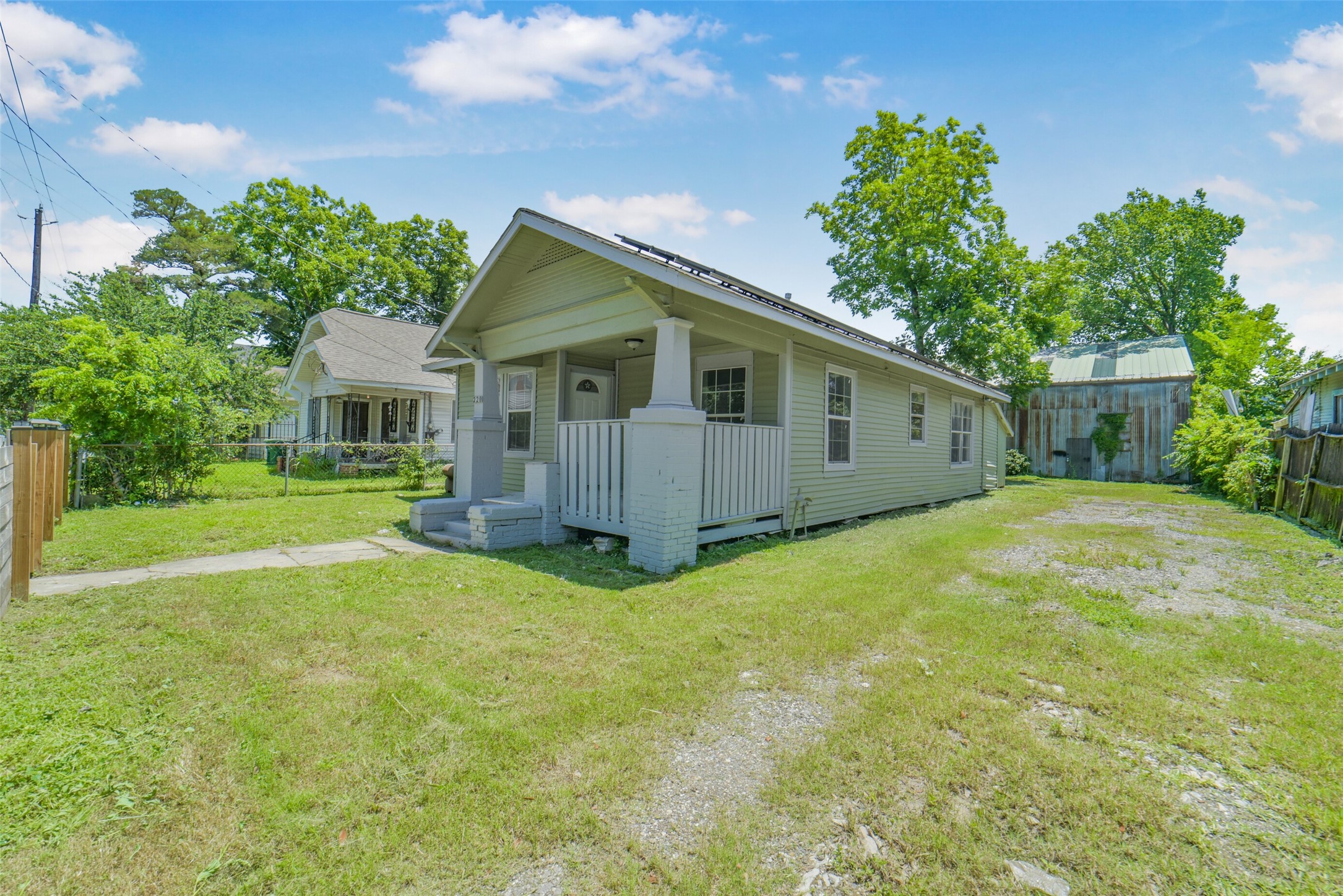 Listing photo 1
