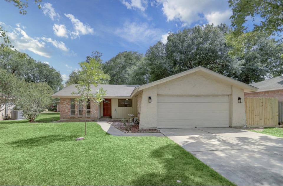 Listing photo 1