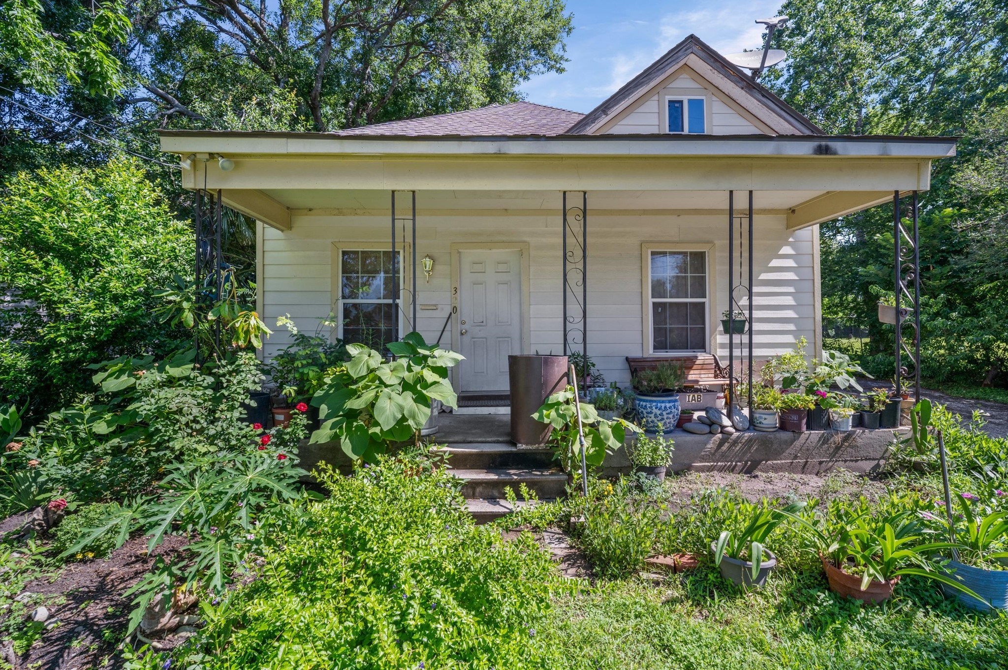 Listing photo 1